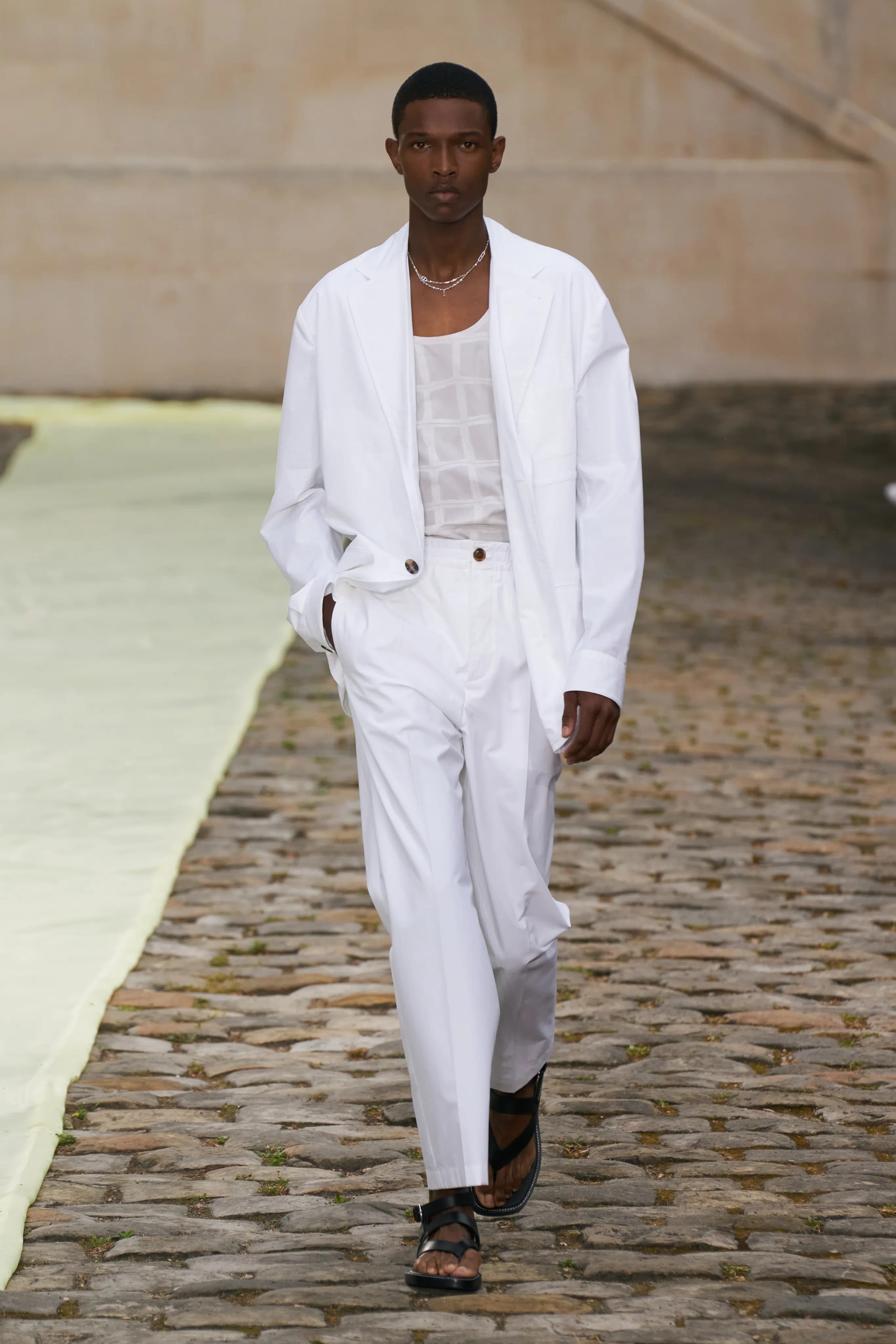 Hermès Spring 2023 Menswear runway look