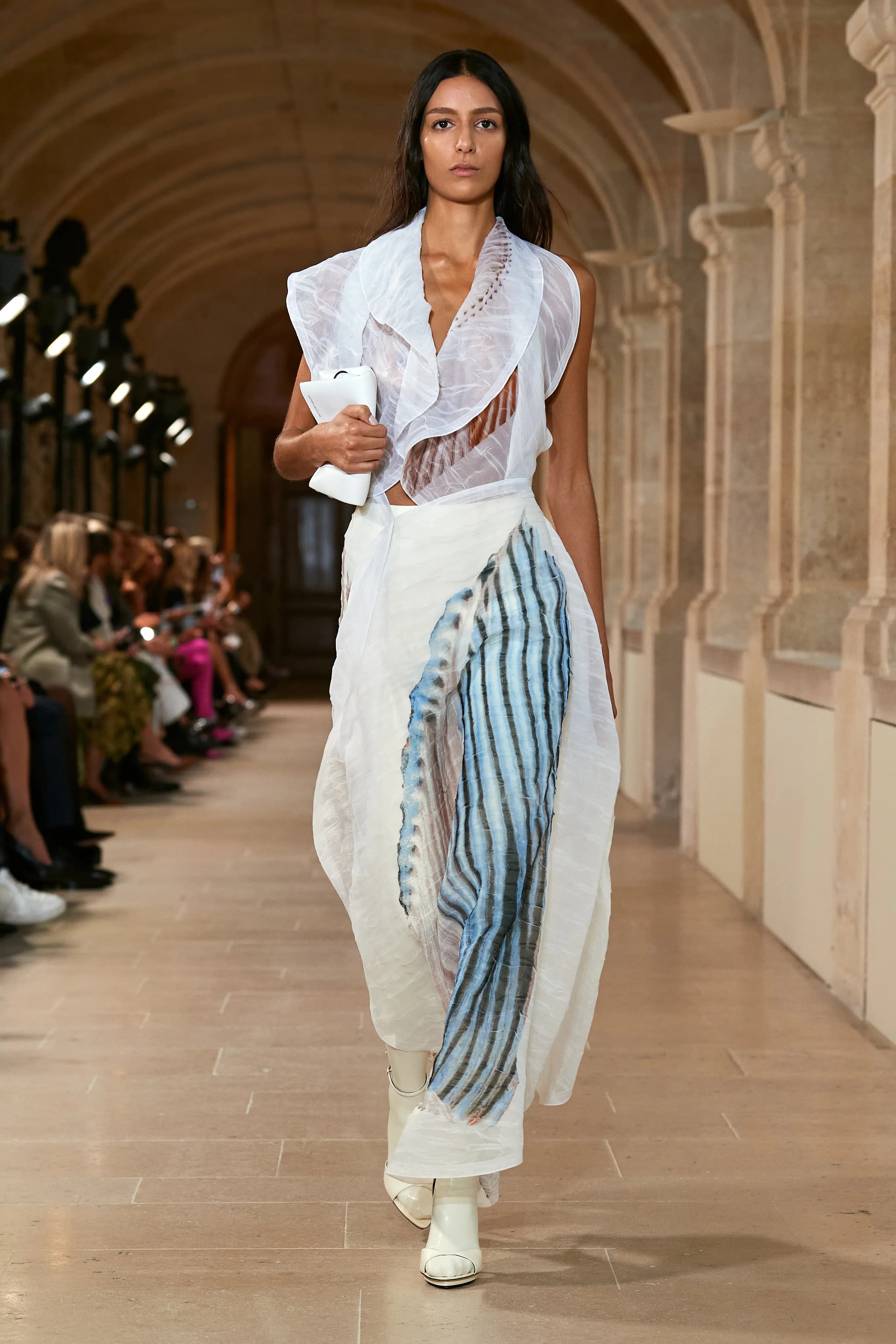 Victoria Beckham Spring 2023 Ready-to-Wear runway look