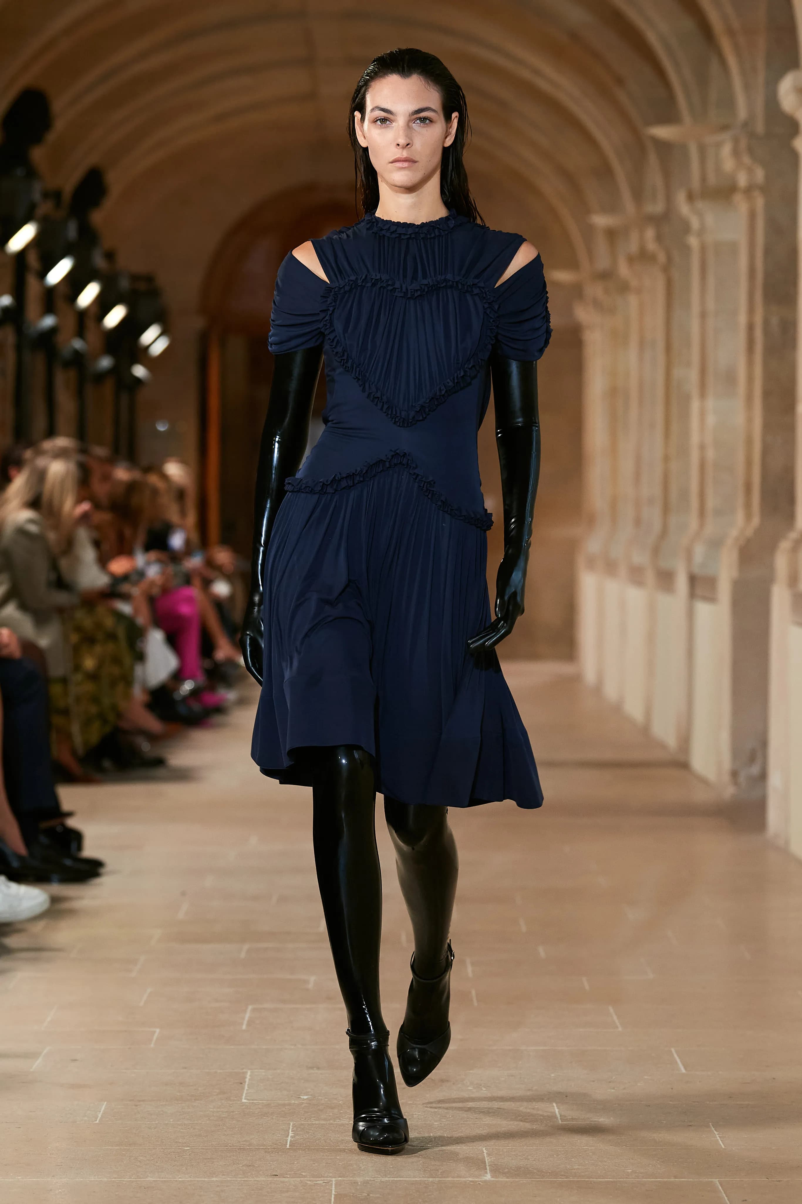 Victoria Beckham Spring 2023 Ready-to-Wear runway look