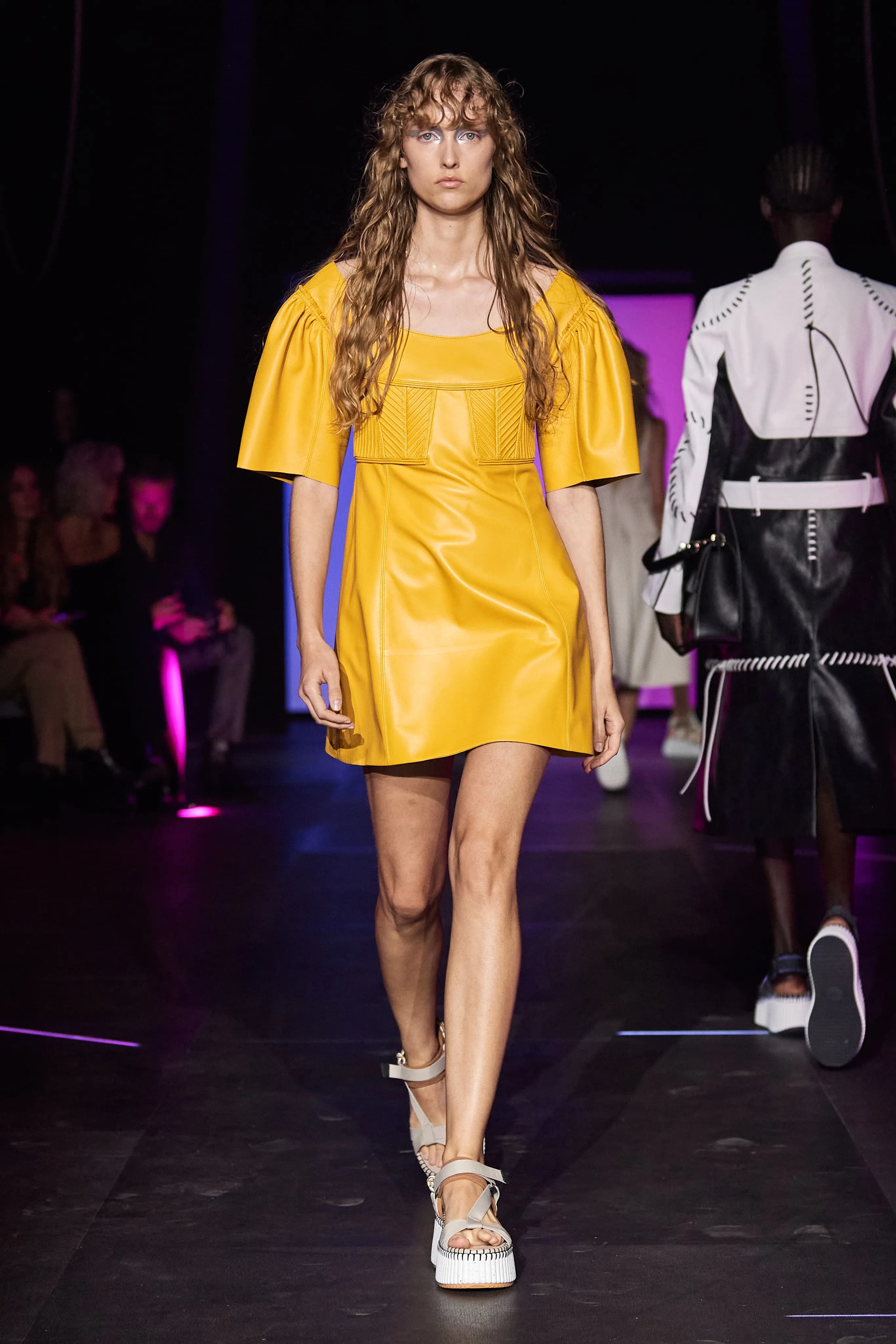 Chloé Spring 2023 Ready-to-Wear runway look