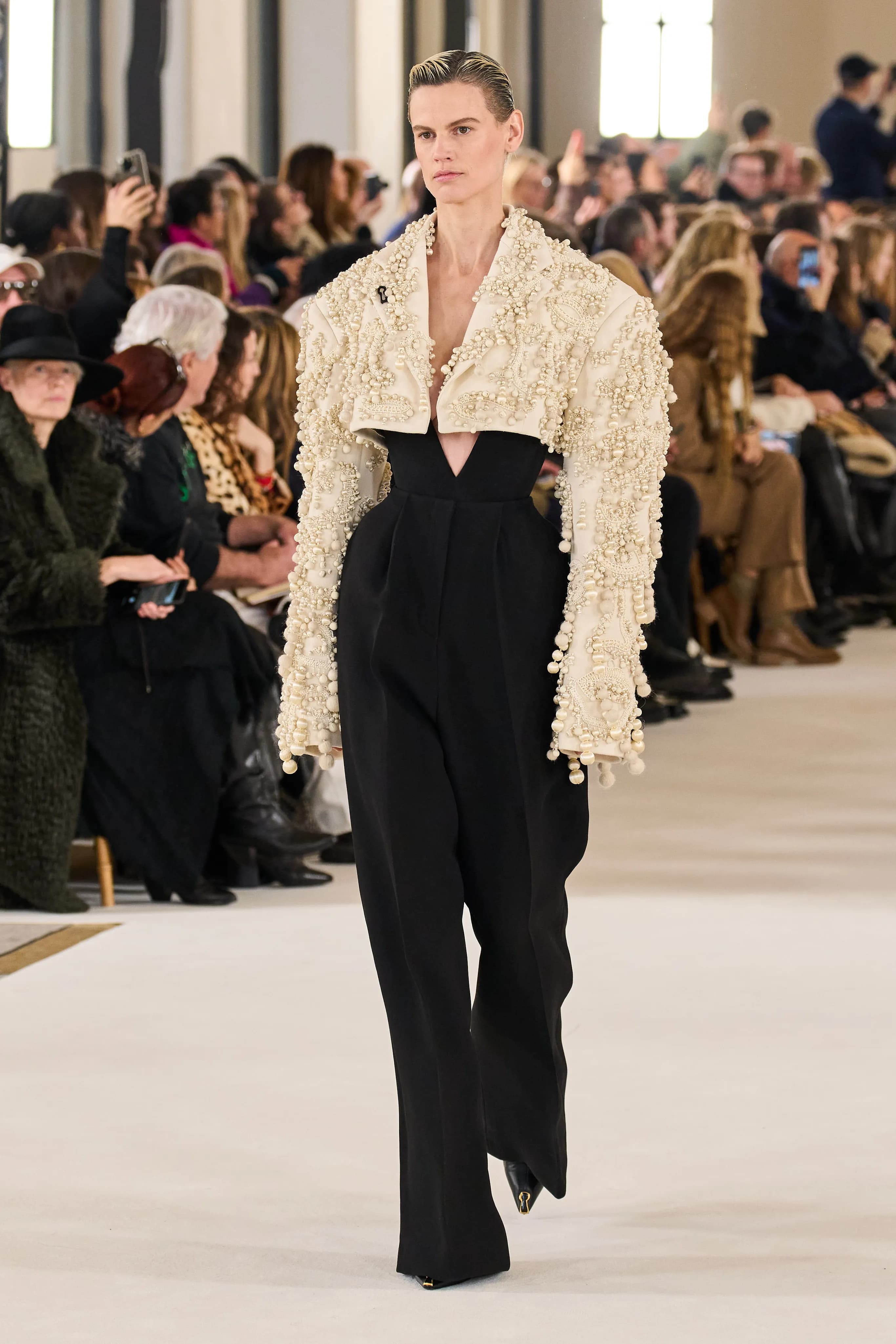 Schiaparelli Spring 2023 Couture runway look