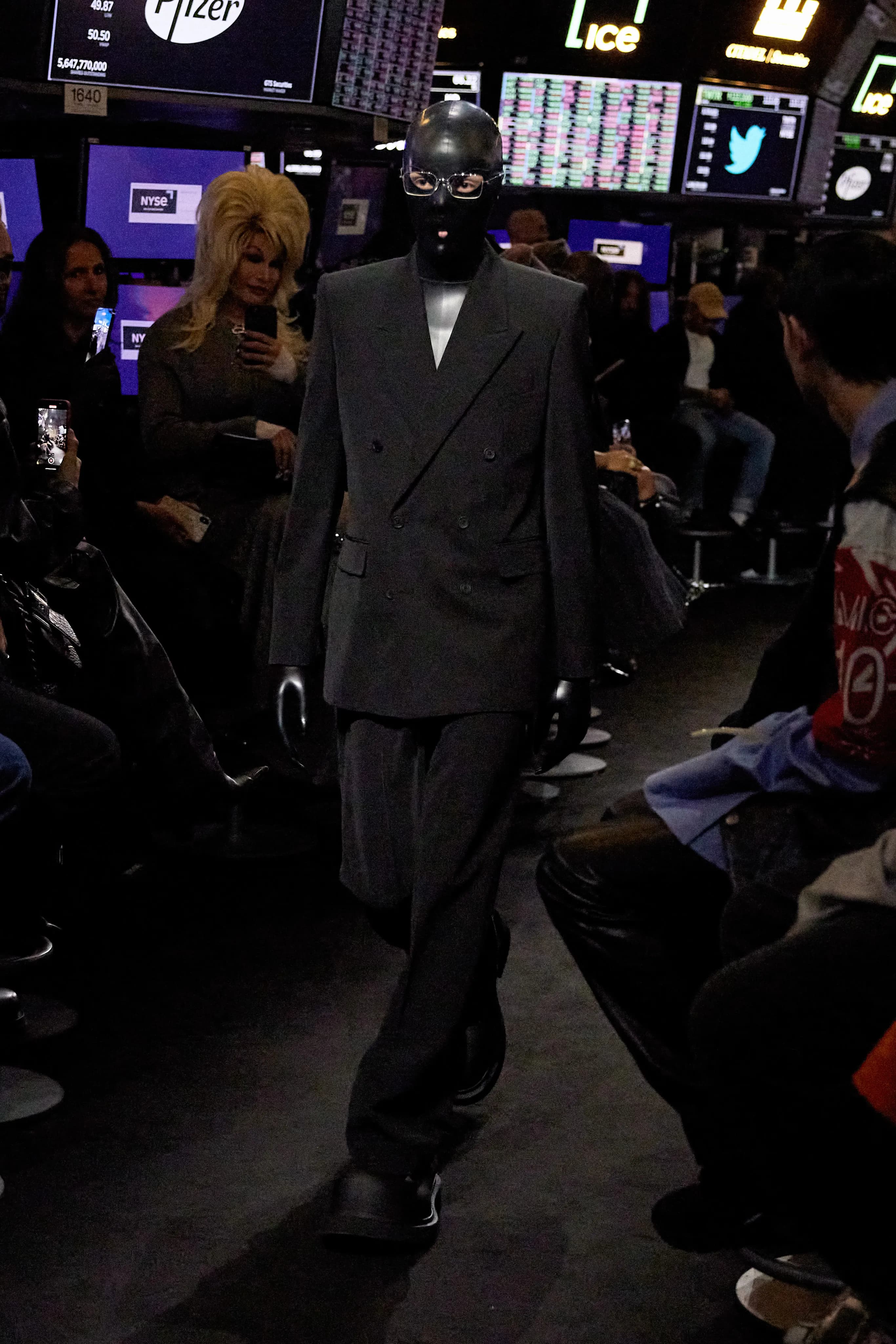Balenciaga Resort 2023 runway look
