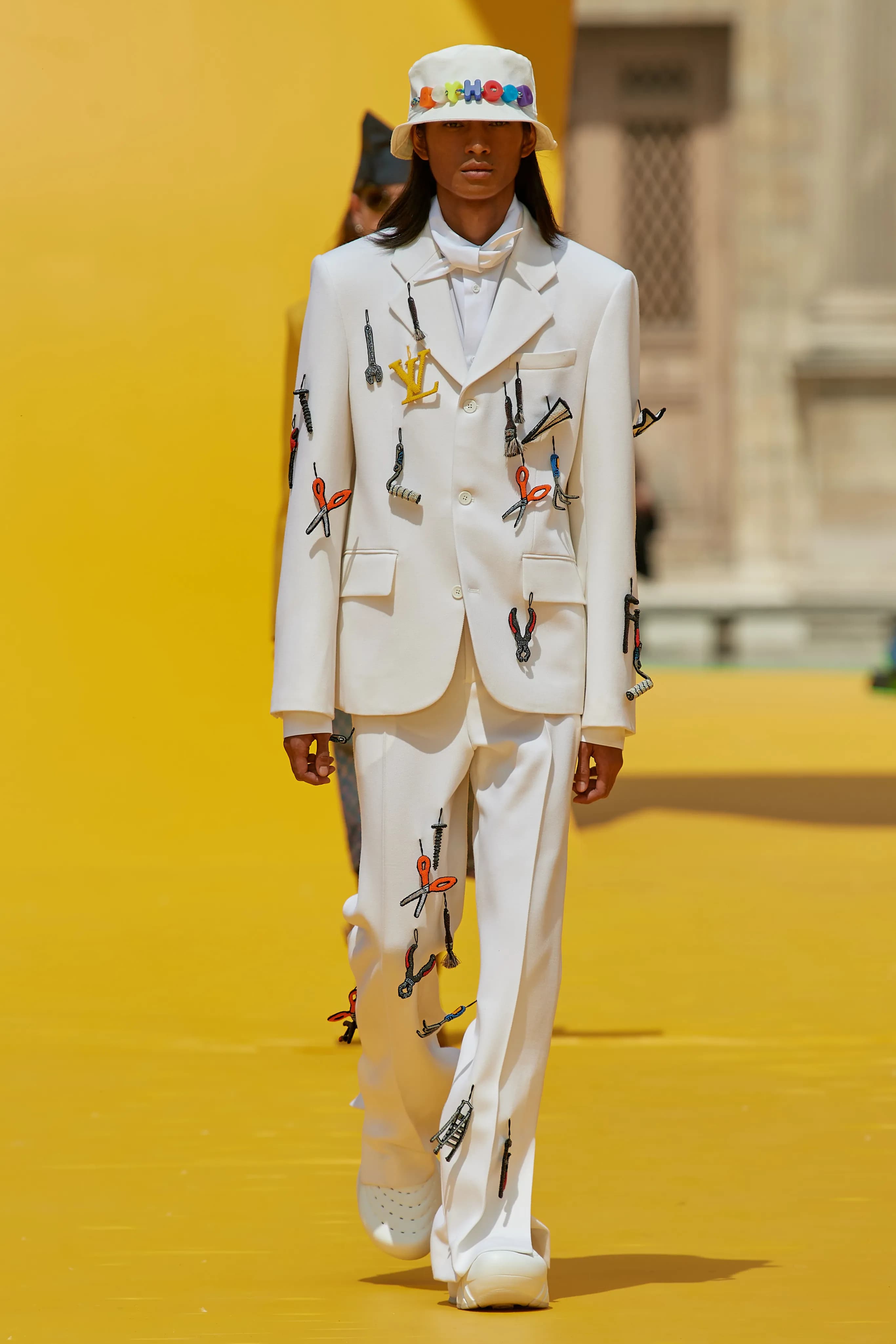 Louis Vuitton Spring 2023 Menswear runway look