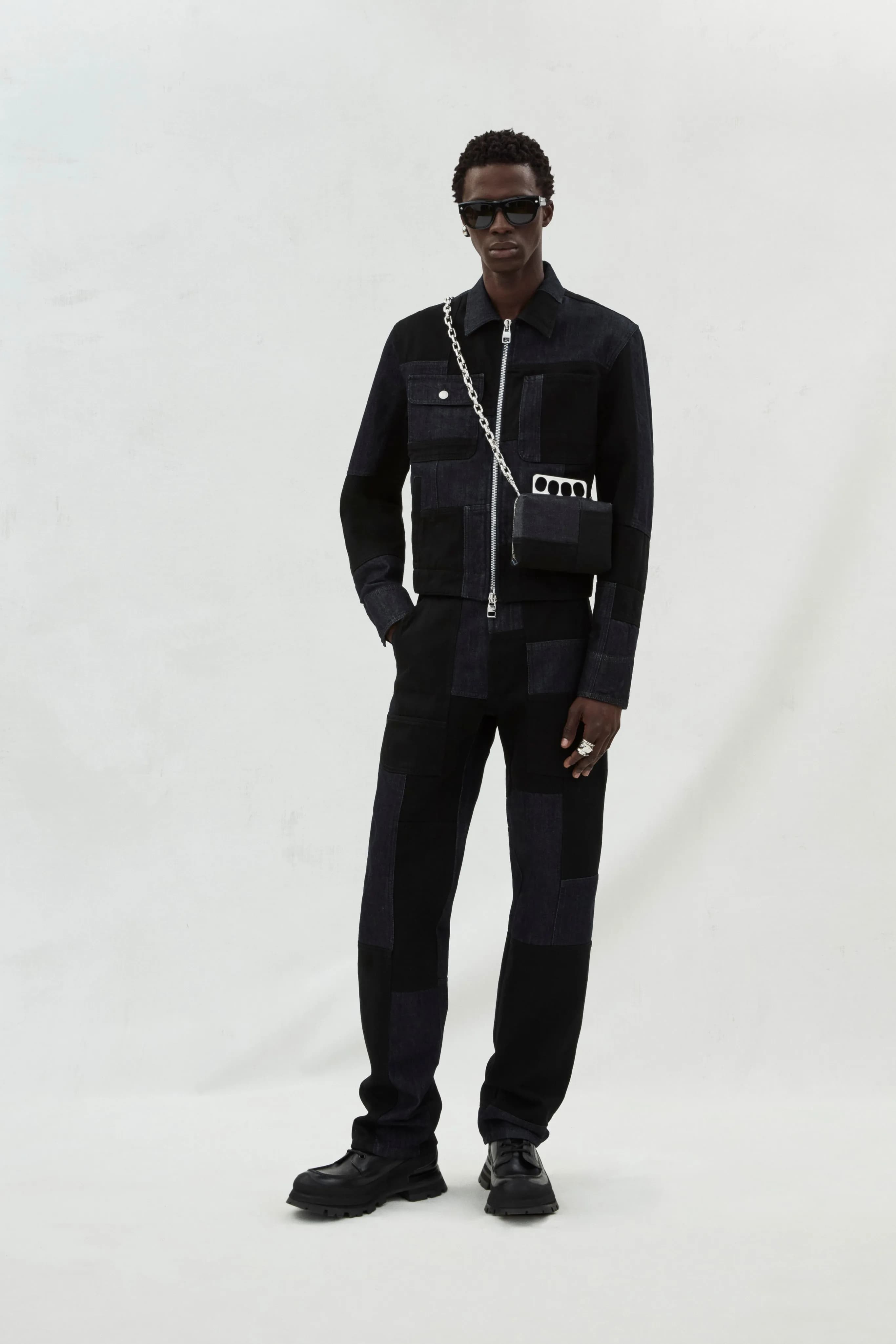 Alexander McQueen Fall 2023 Menswear runway look