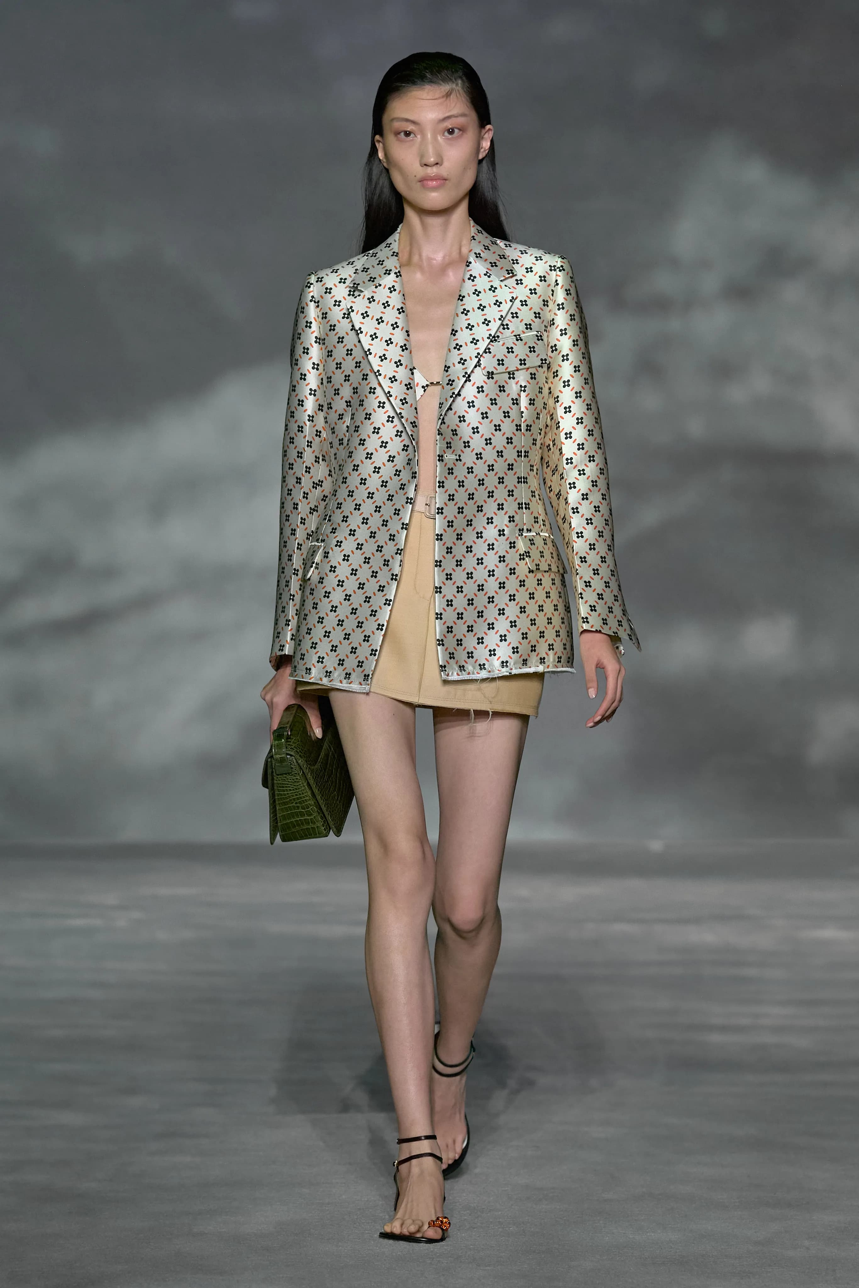 Lanvin Spring 2023 Ready-to-Wear runway look
