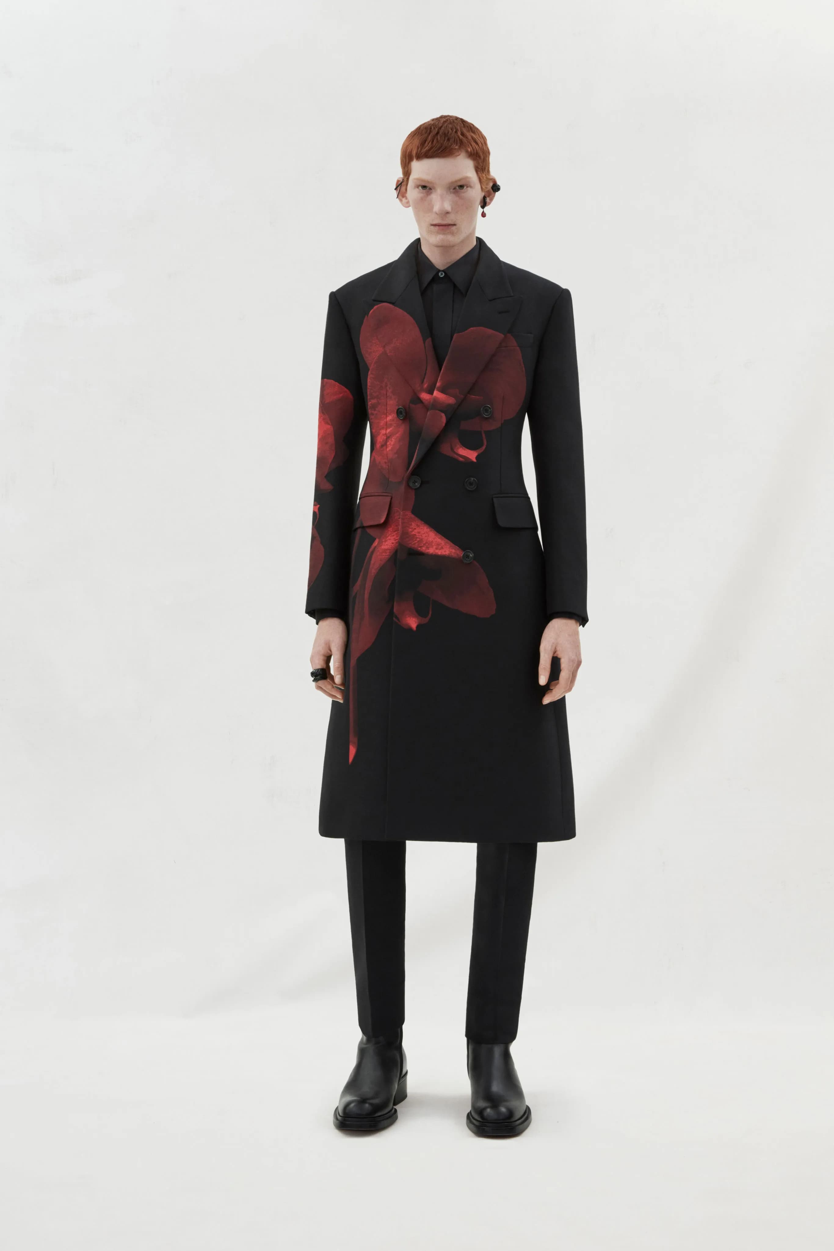 Alexander McQueen Fall 2023 Menswear runway look