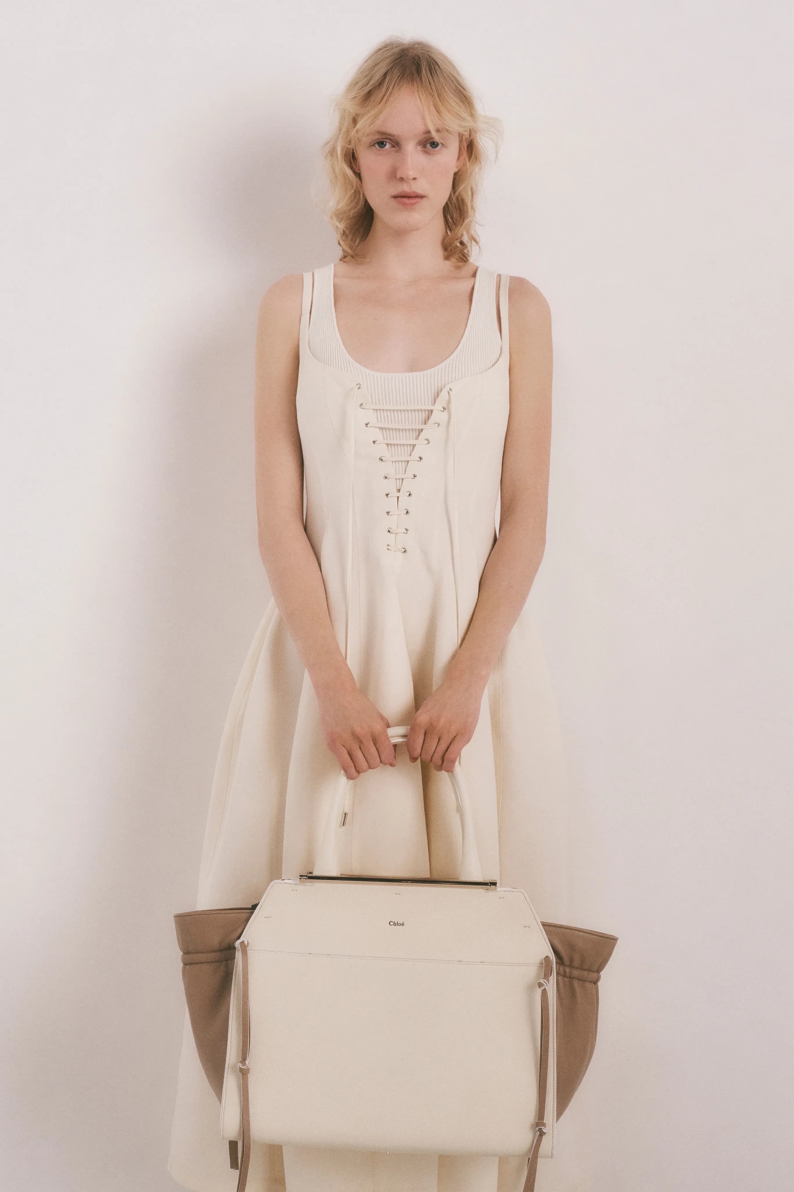 Chloé Pre-Fall 2023 runway look