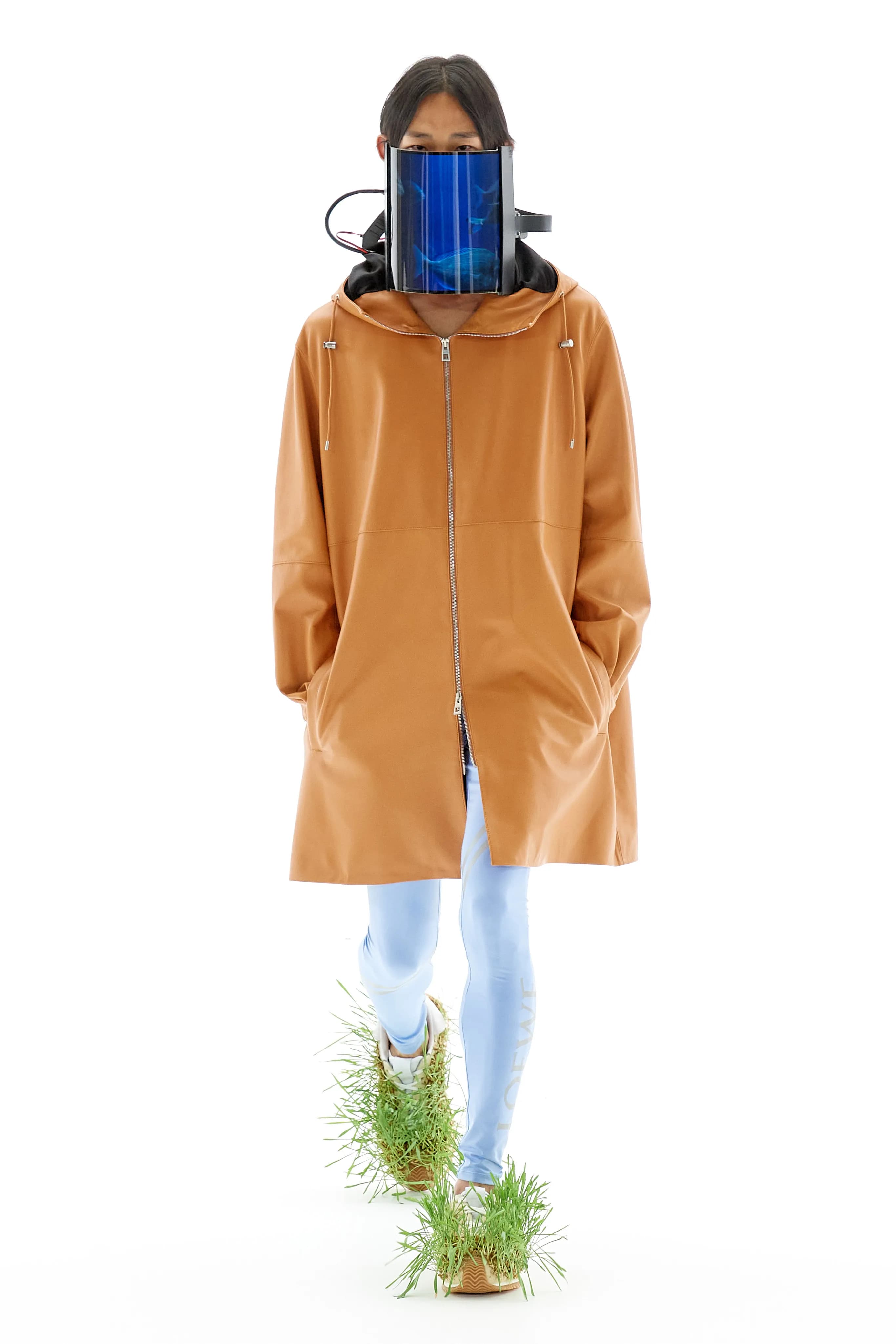 Loewe Spring 2023 Menswear runway look