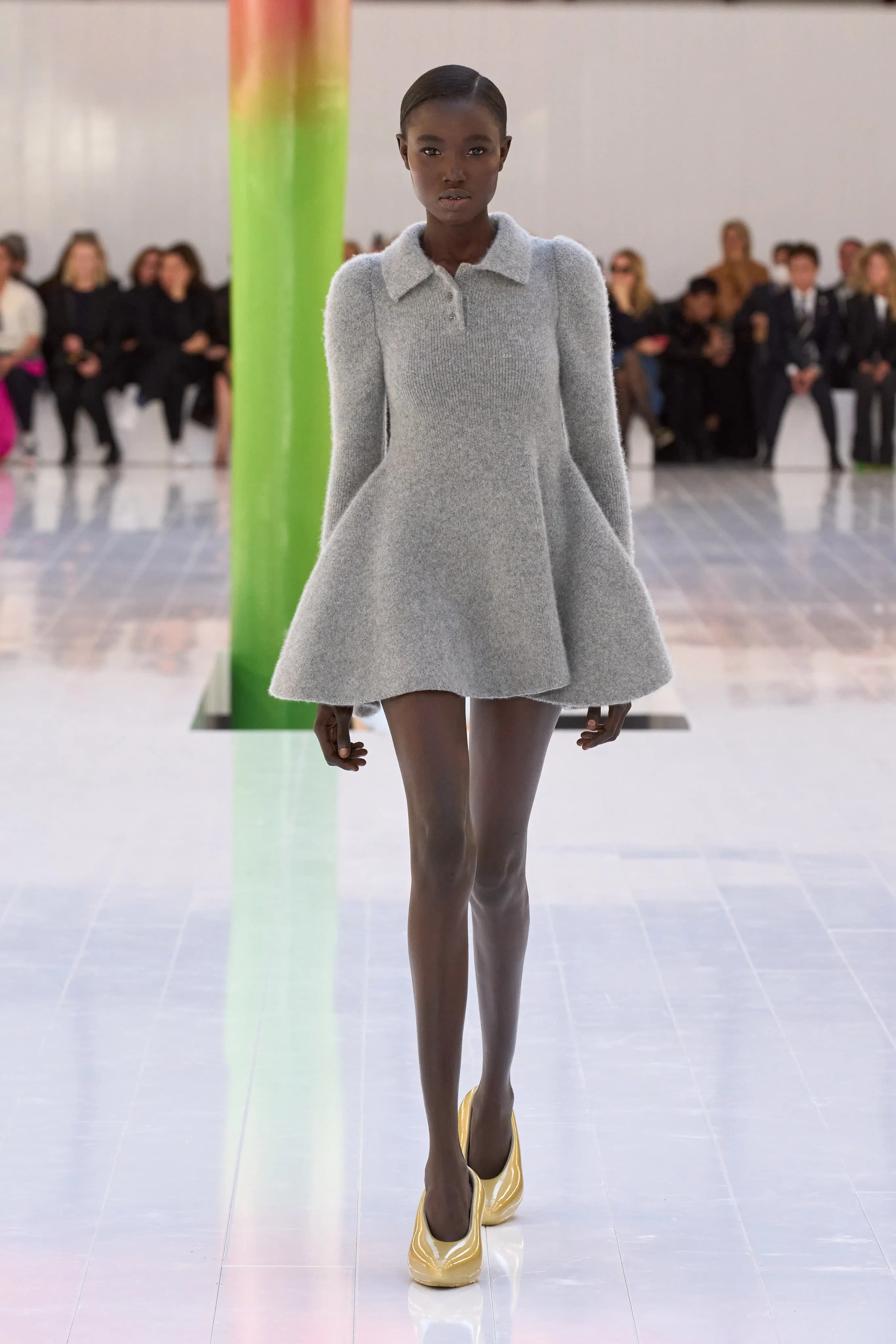 Loewe Spring 2023 Ready-to-Wear runway look