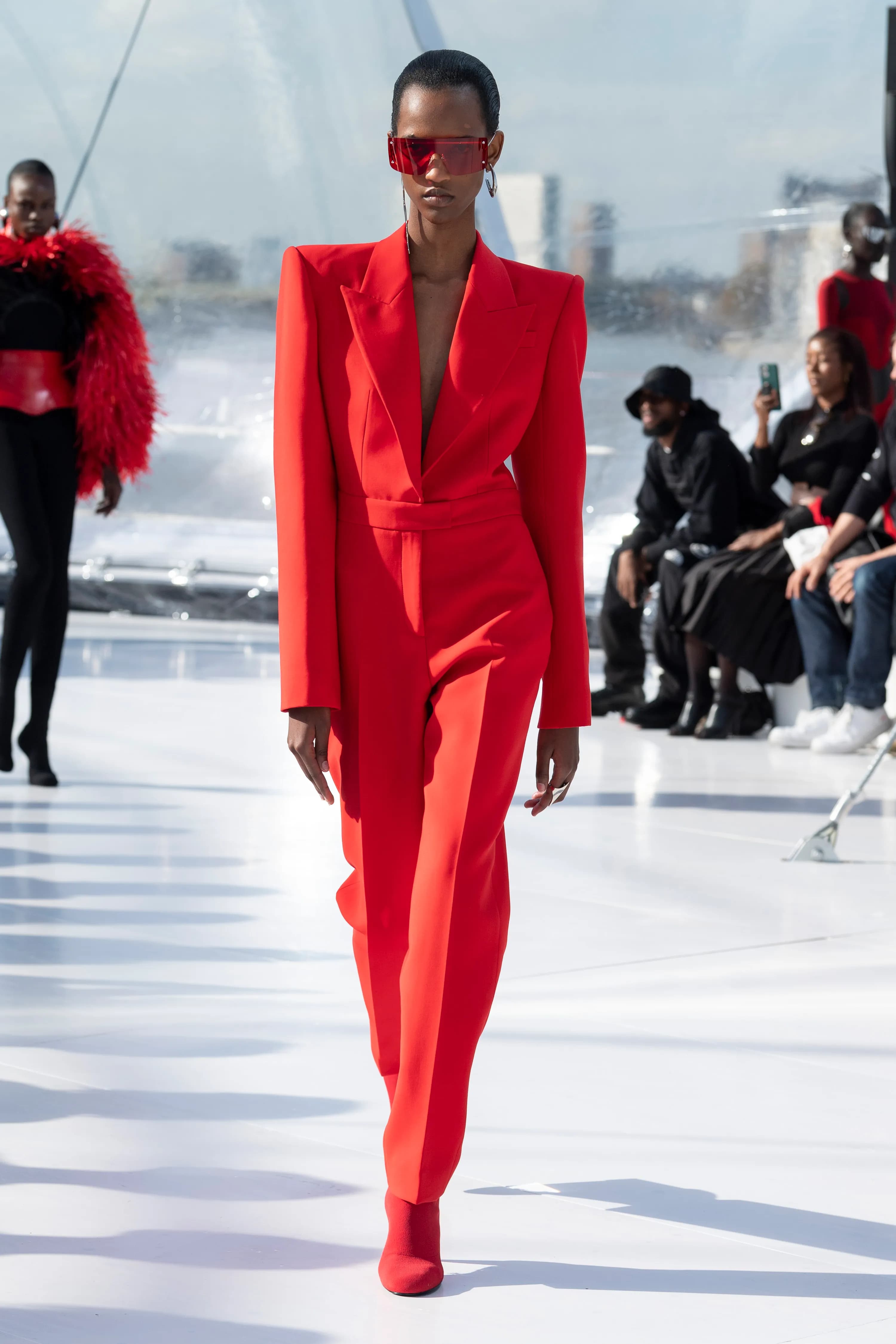 Alexander McQueen Spring 2023 Ready-to-Wear runway look