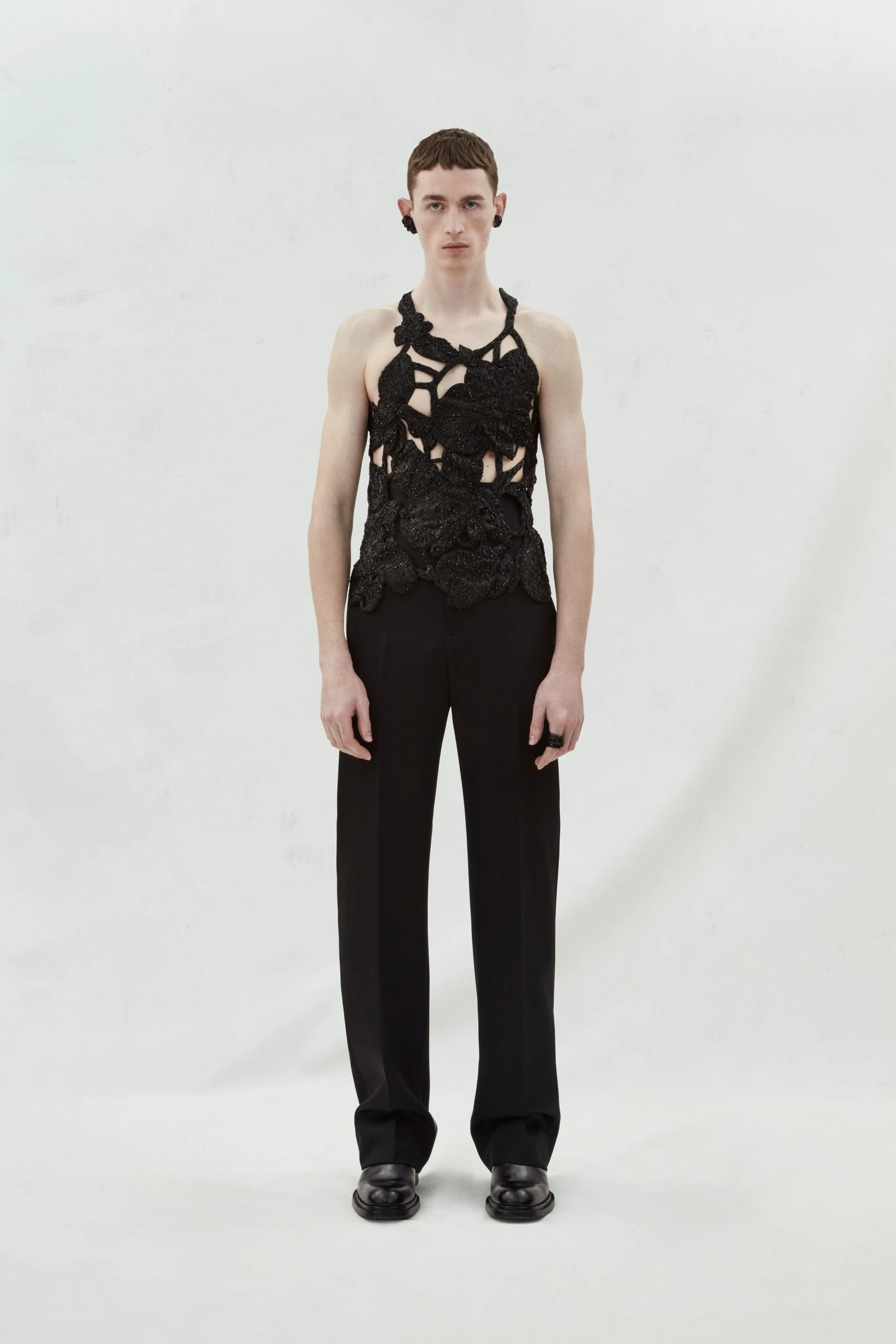 Alexander McQueen Fall 2023 Menswear runway look