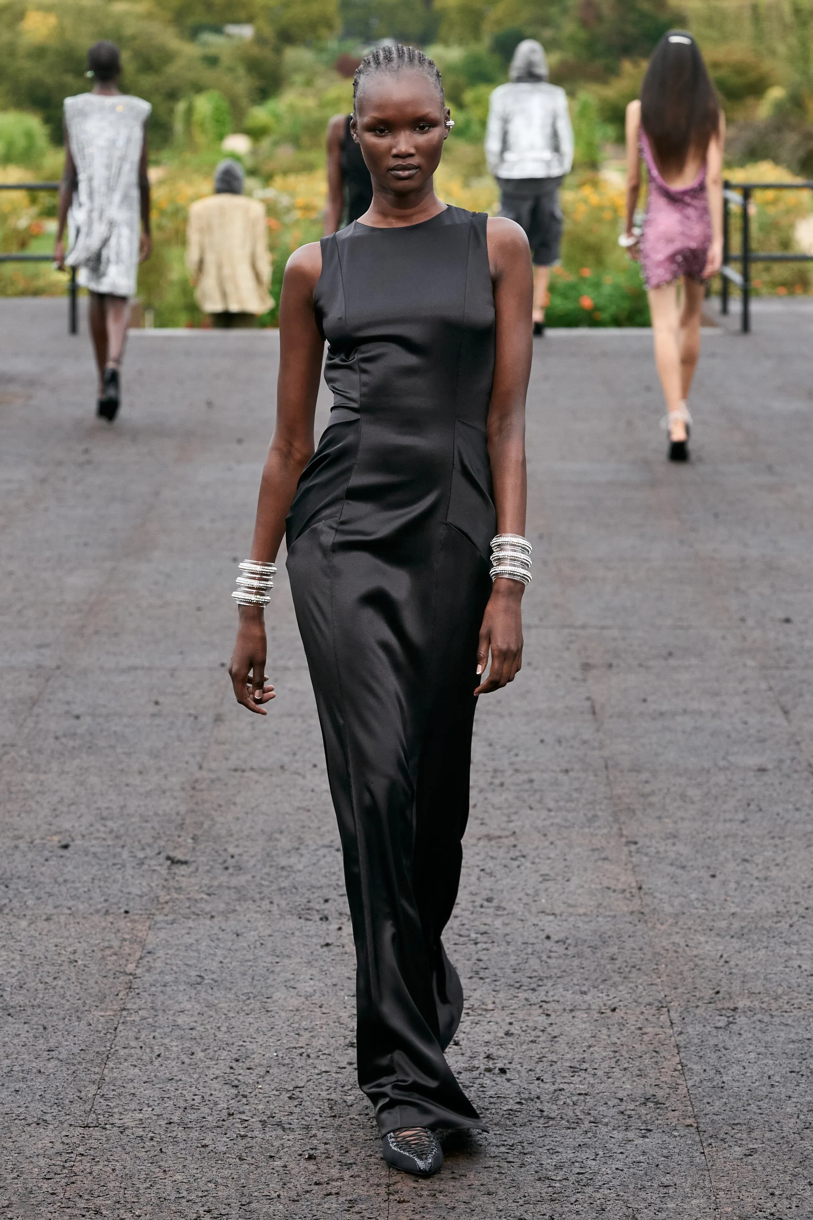 Givenchy Spring 2023 Ready-to-Wear runway look