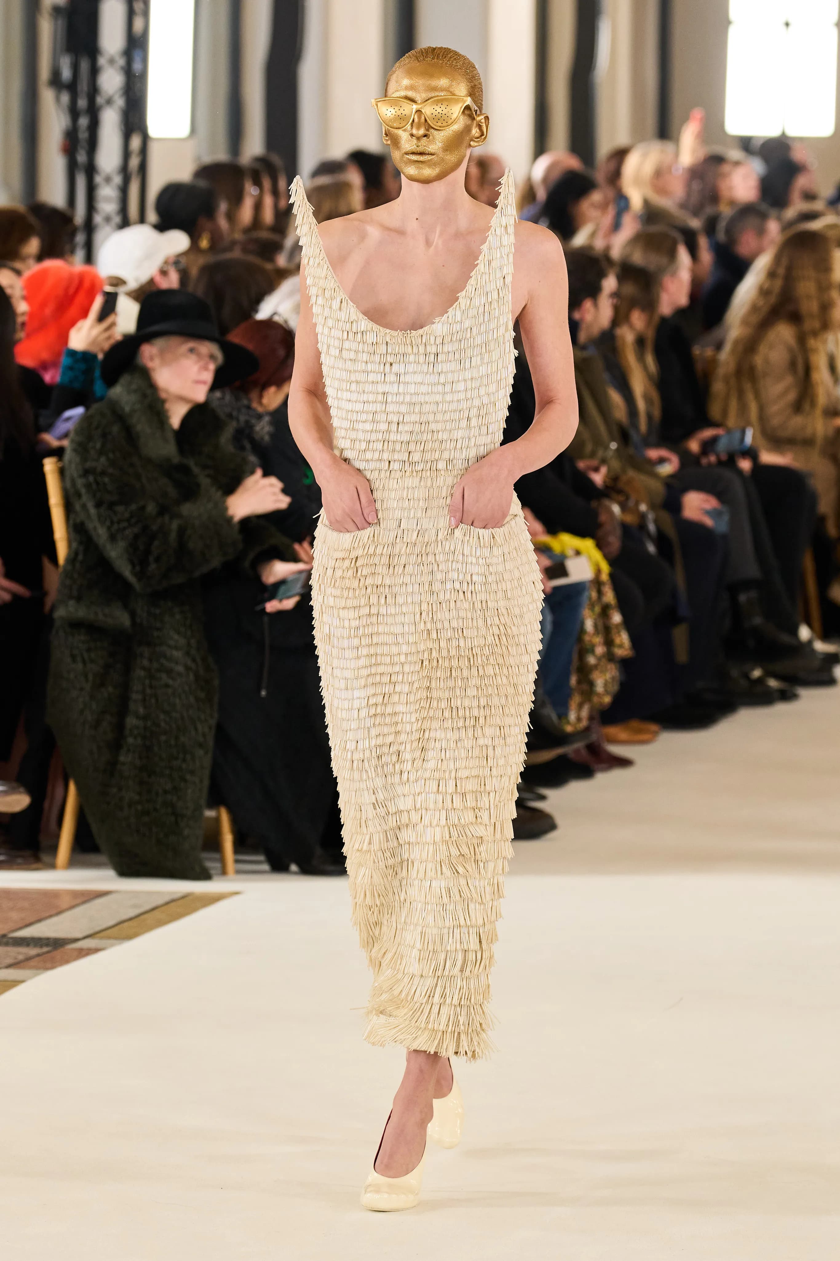 Schiaparelli Spring 2023 Couture runway look