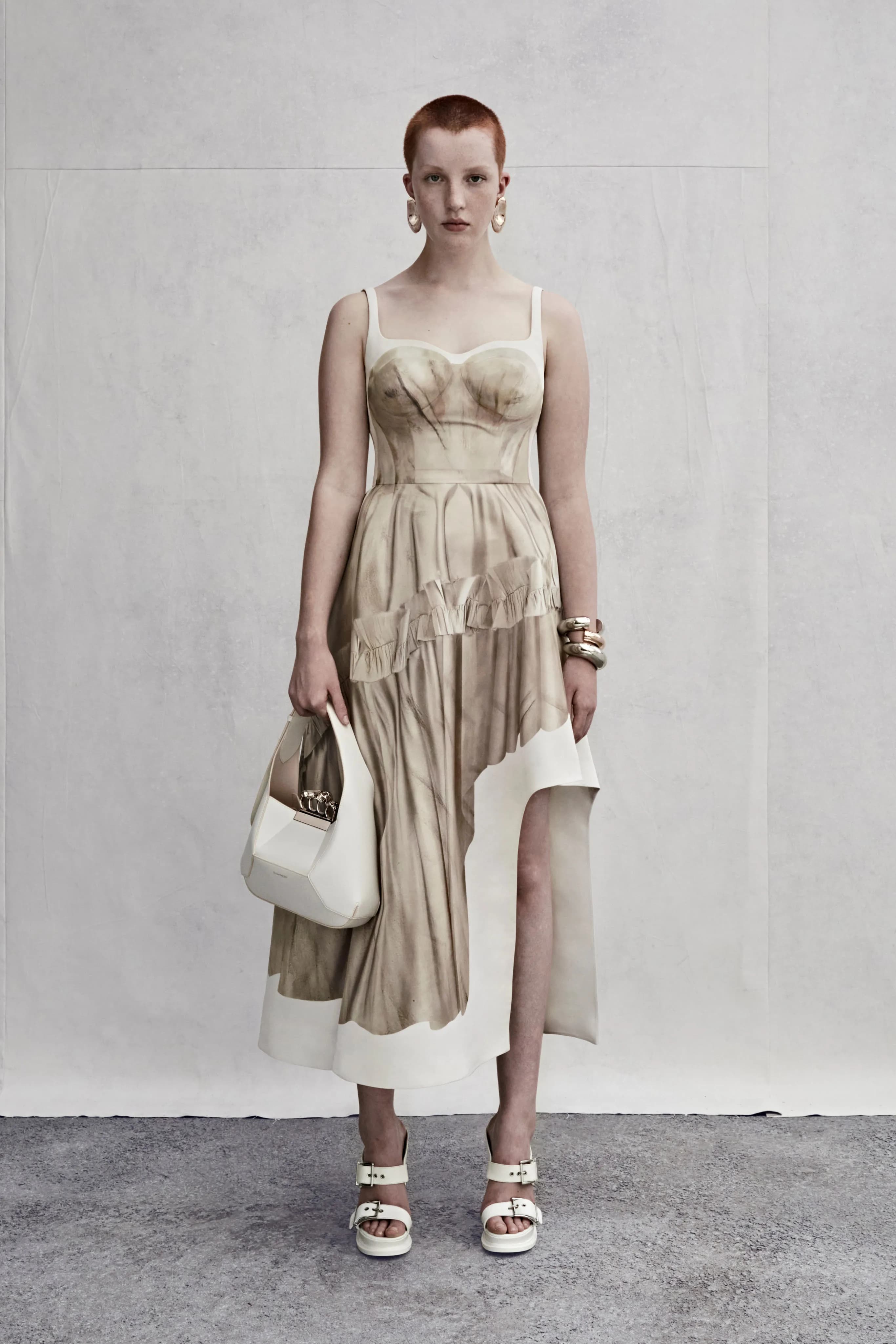 Alexander McQueen Resort 2023 runway look