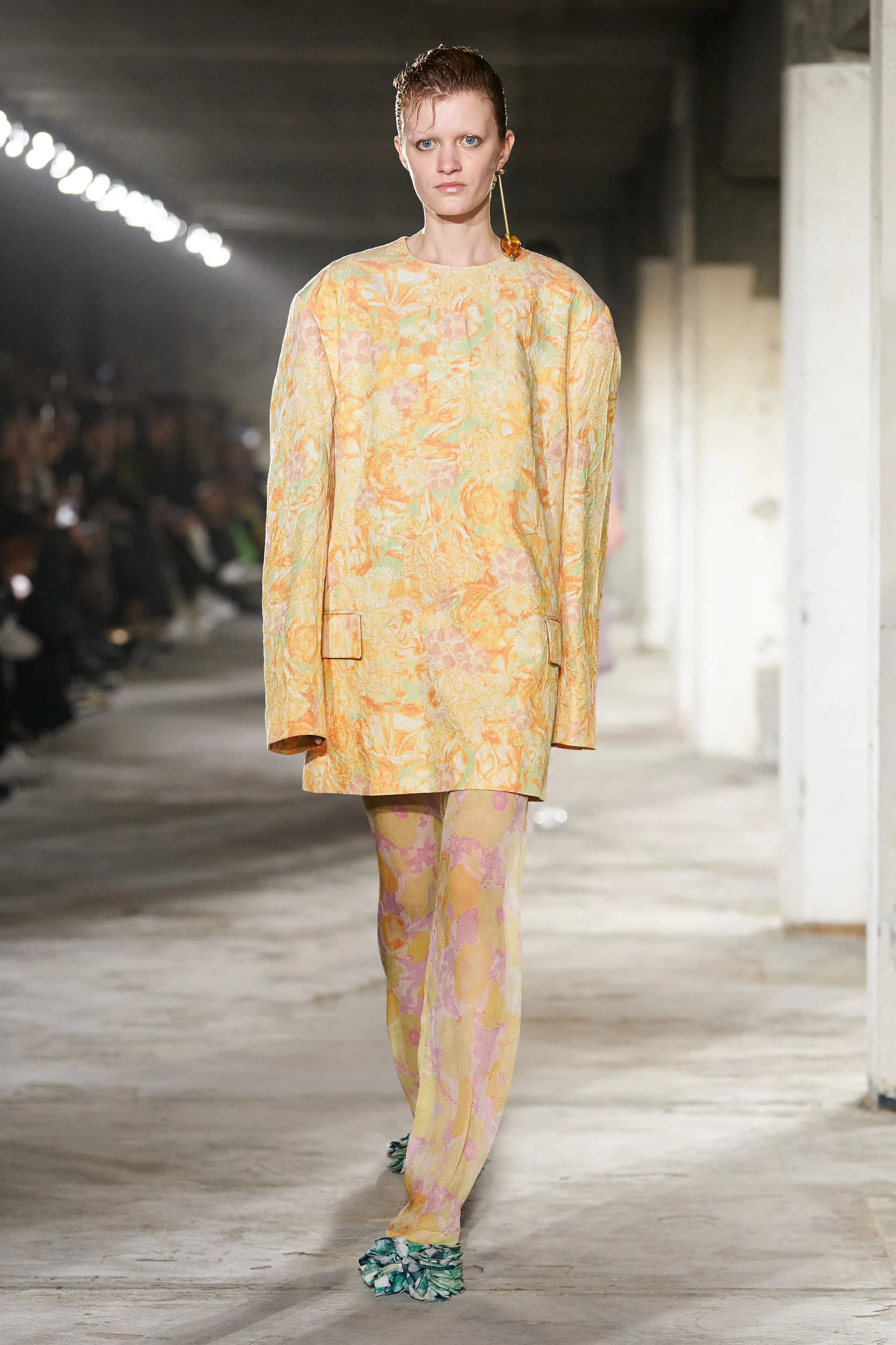 Dries Van Noten Spring 2023 Ready-to-Wear runway look