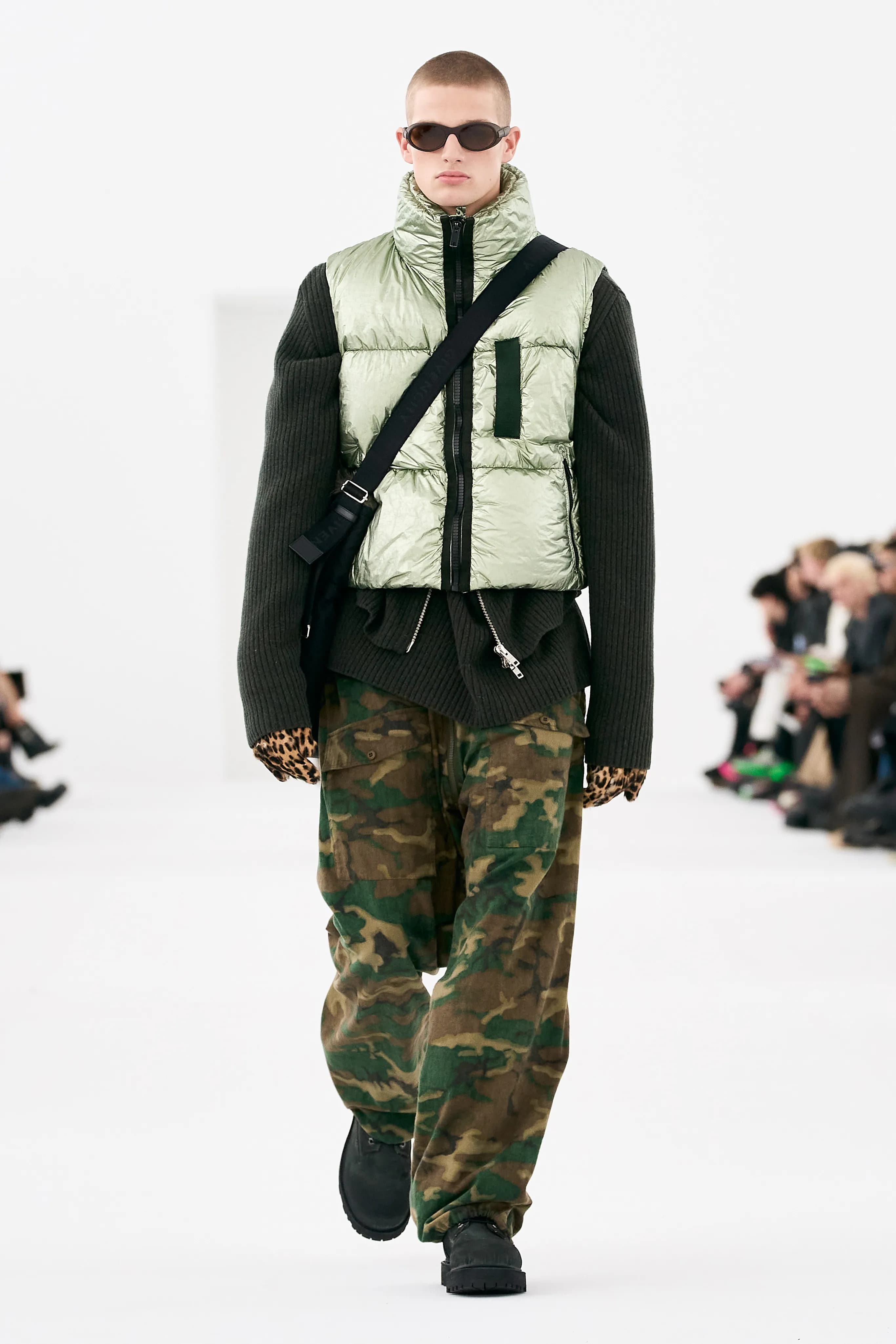 Givenchy Fall 2023 Menswear runway look