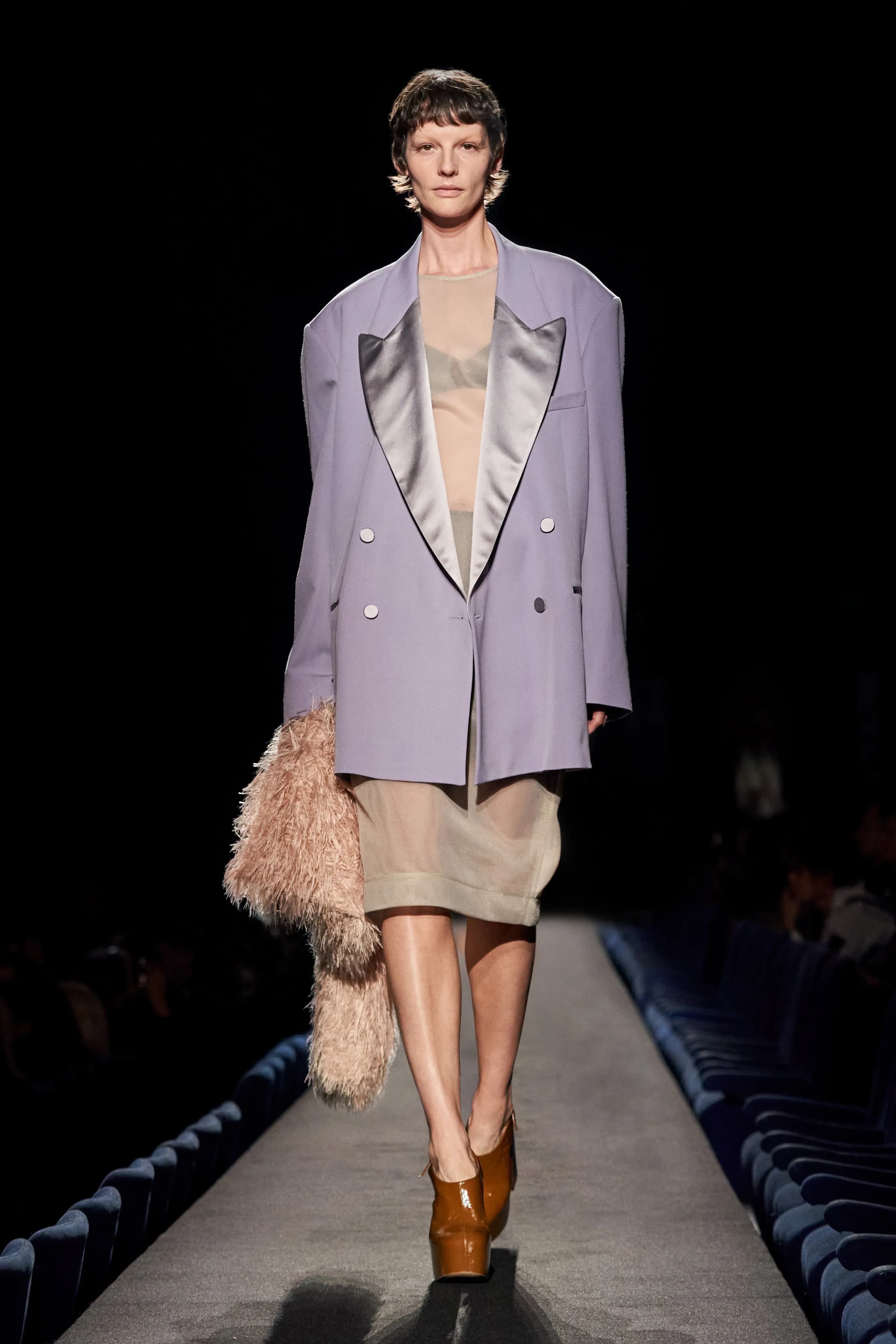 Dries Van Noten Fall 2023 Ready-to-Wear runway look