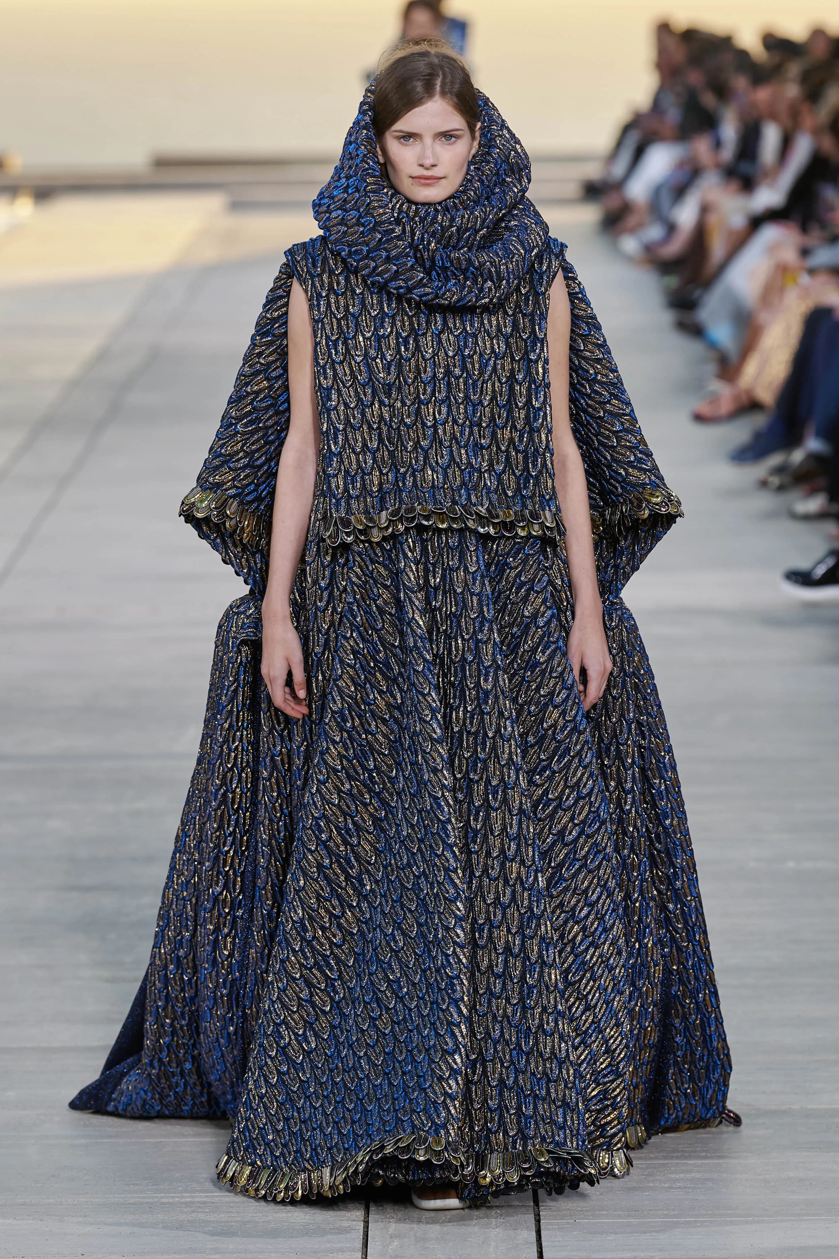 Louis Vuitton Resort 2023 runway look