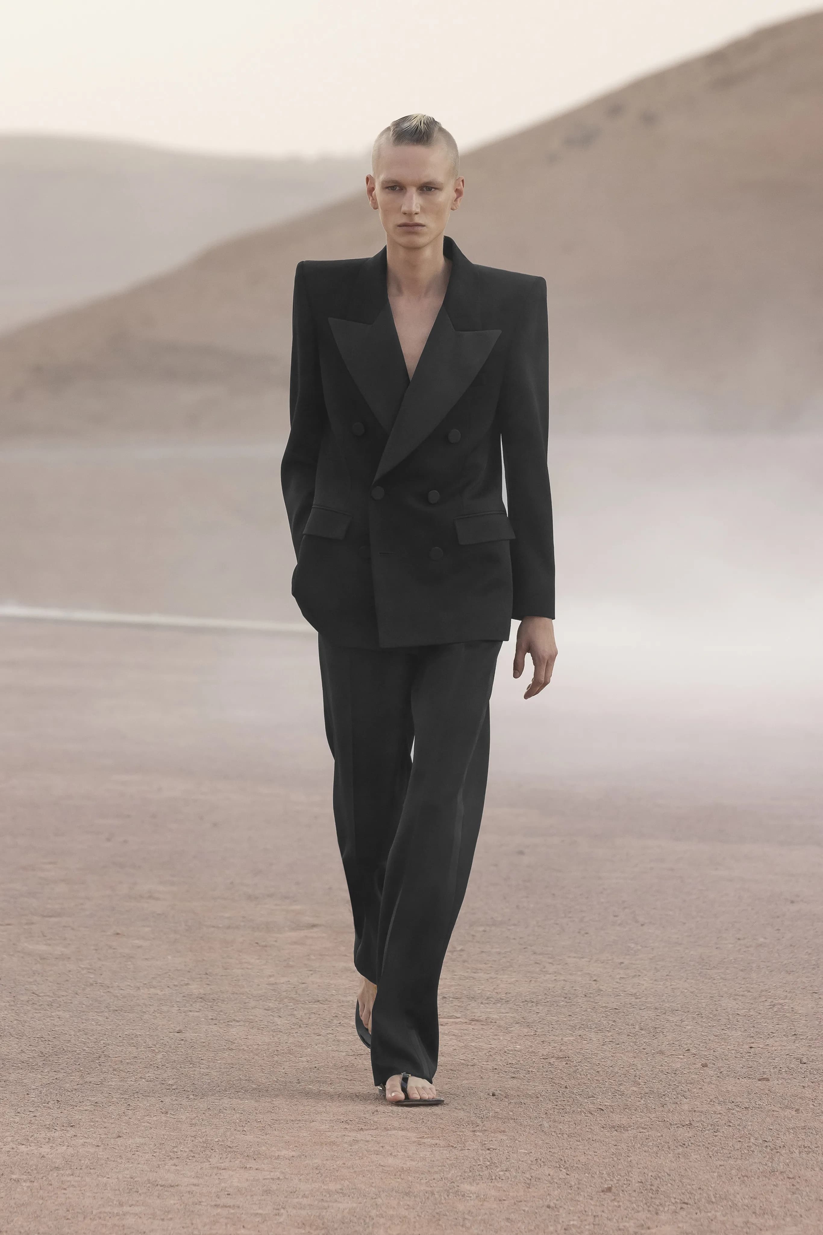 Saint Laurent Spring 2023 Menswear runway look