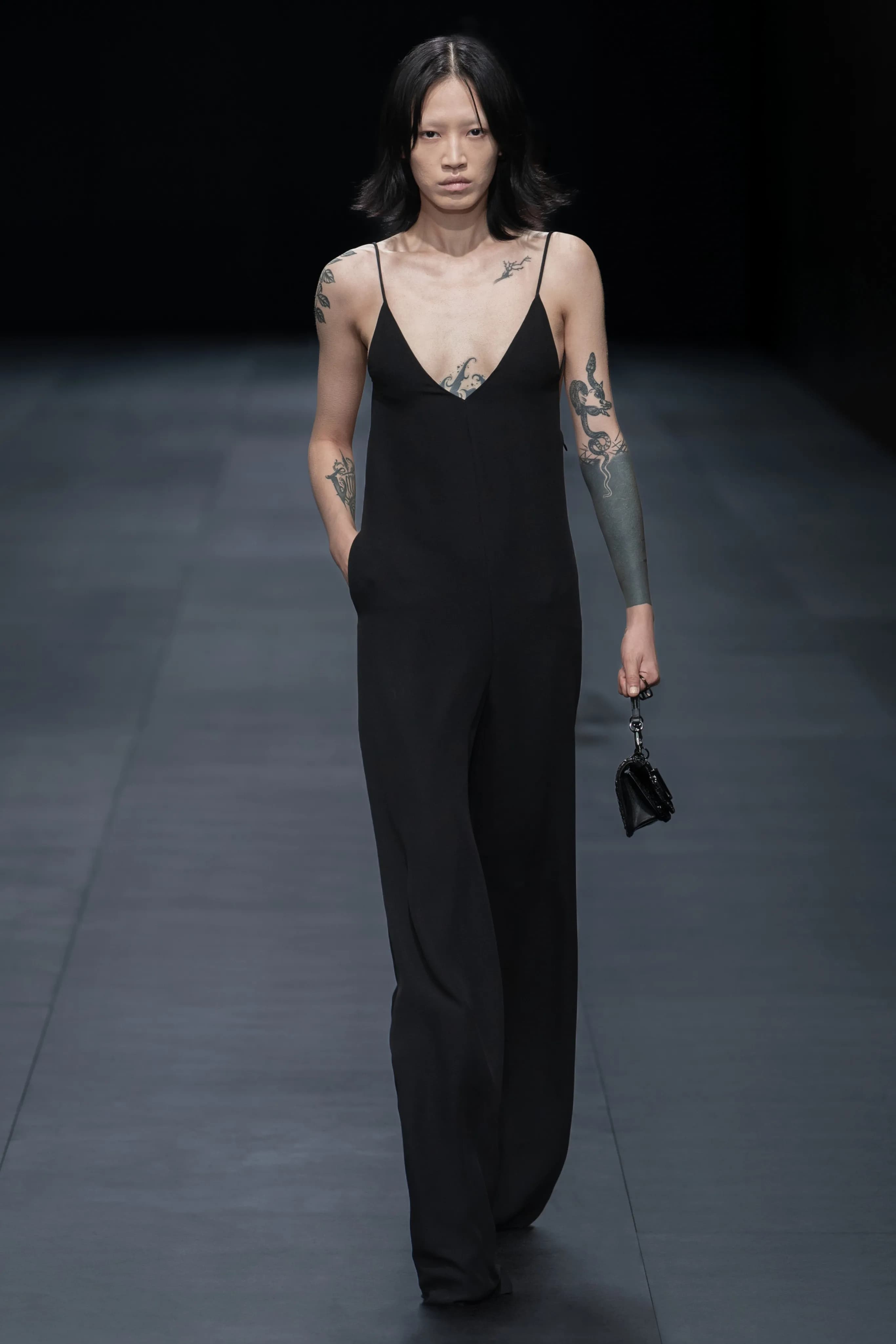 Valentino Spring 2023 Ready-to-Wear runway look