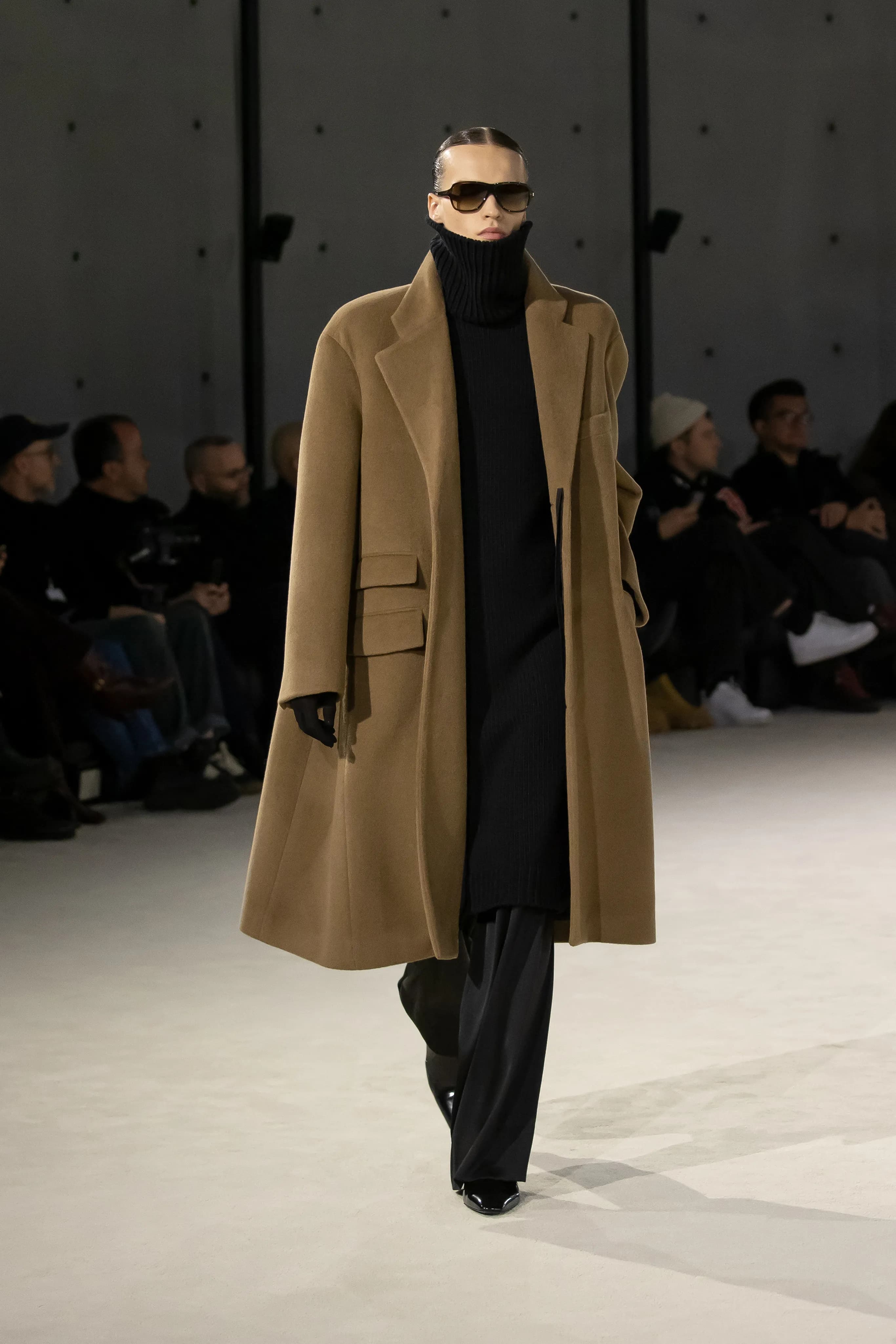 Saint Laurent Fall 2023 Menswear runway look