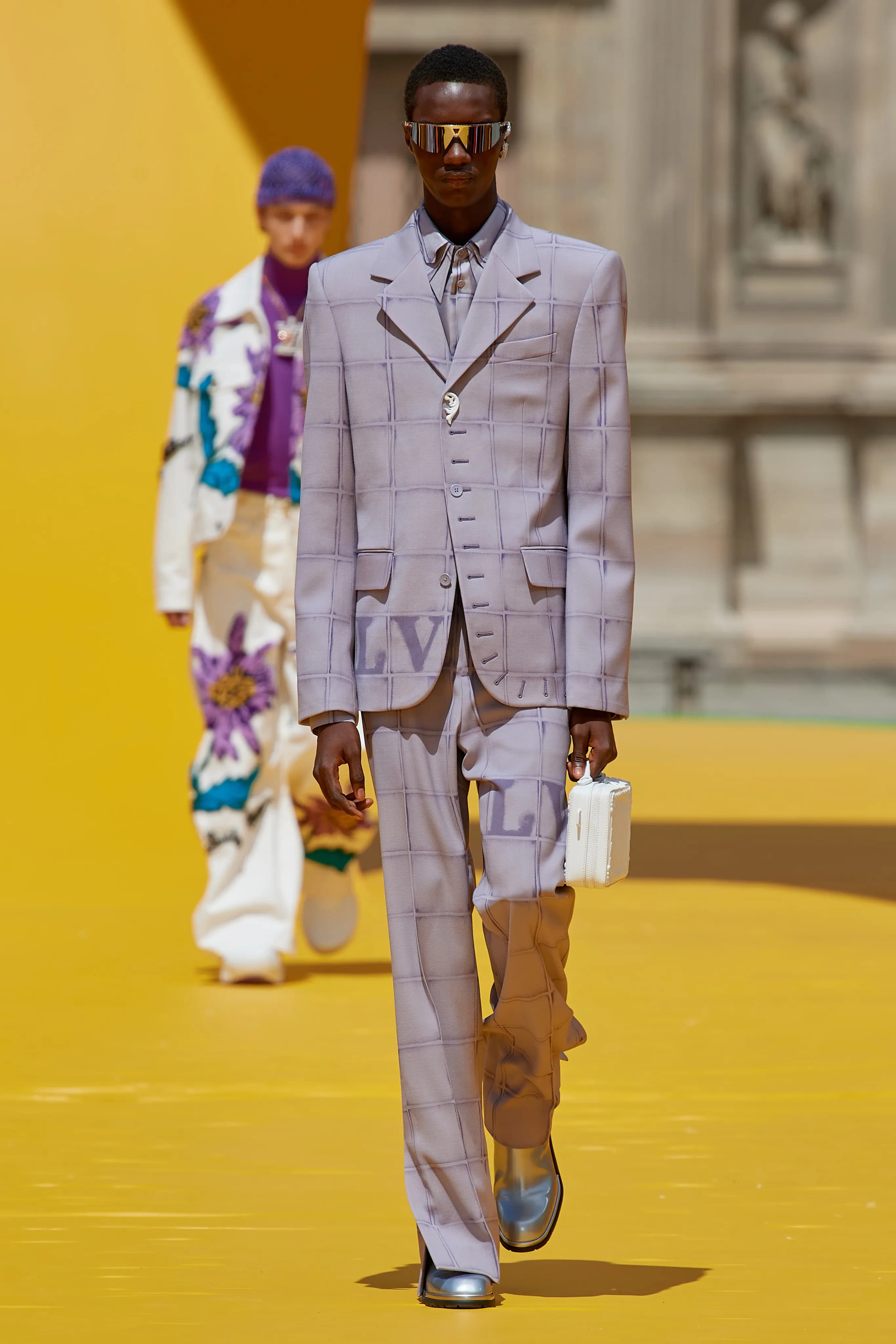 Louis Vuitton Spring 2023 Menswear runway look