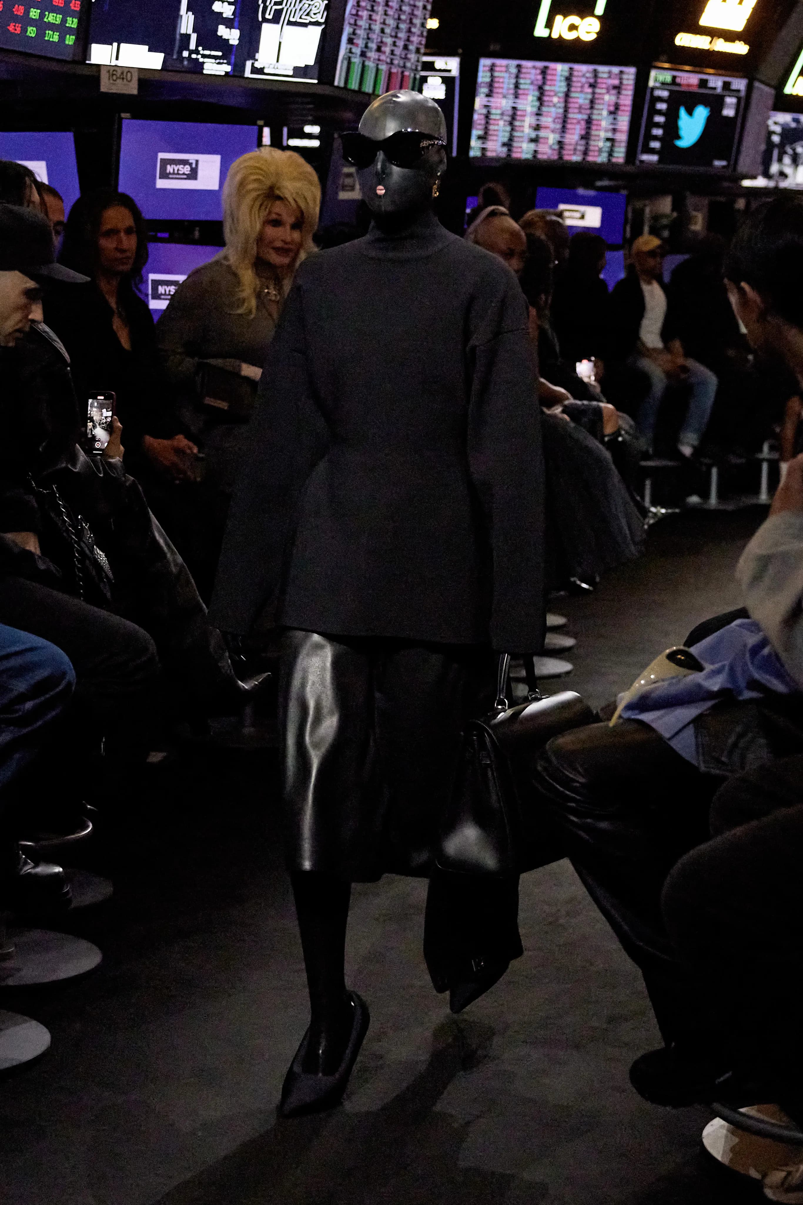 Balenciaga Resort 2023 runway look