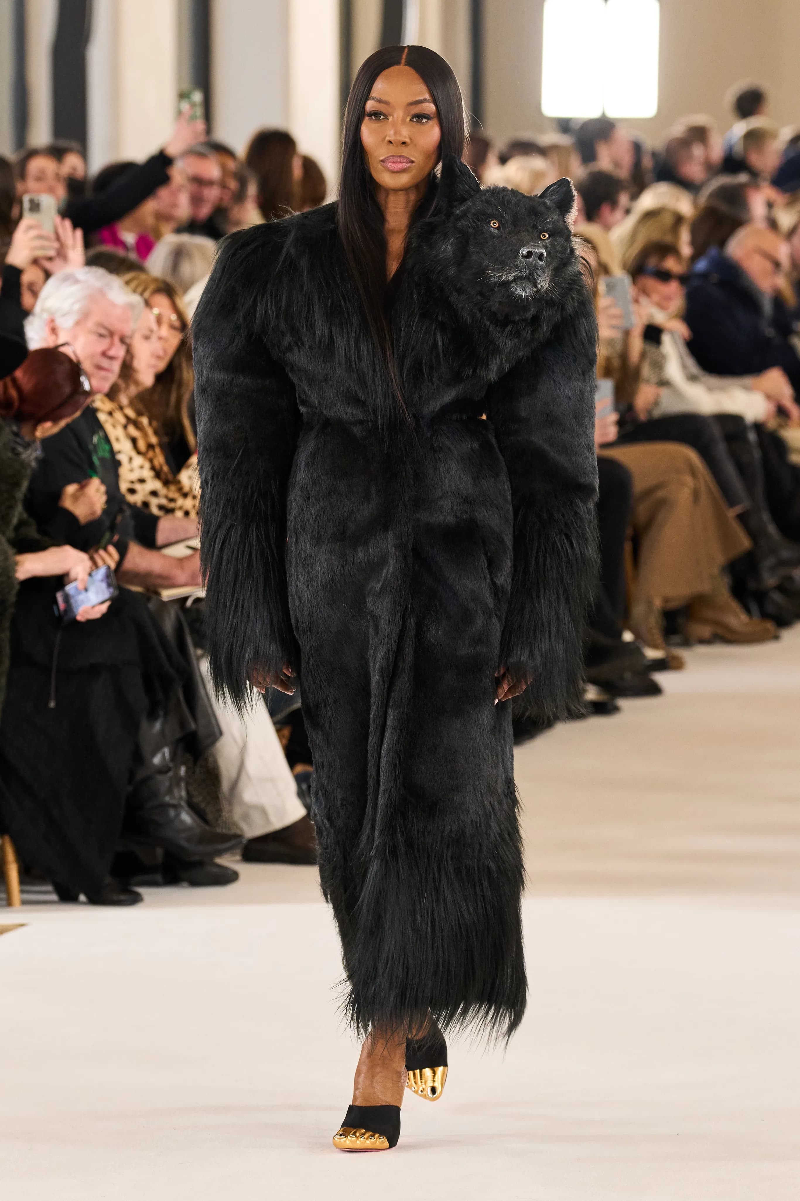 Schiaparelli Spring 2023 Couture runway look