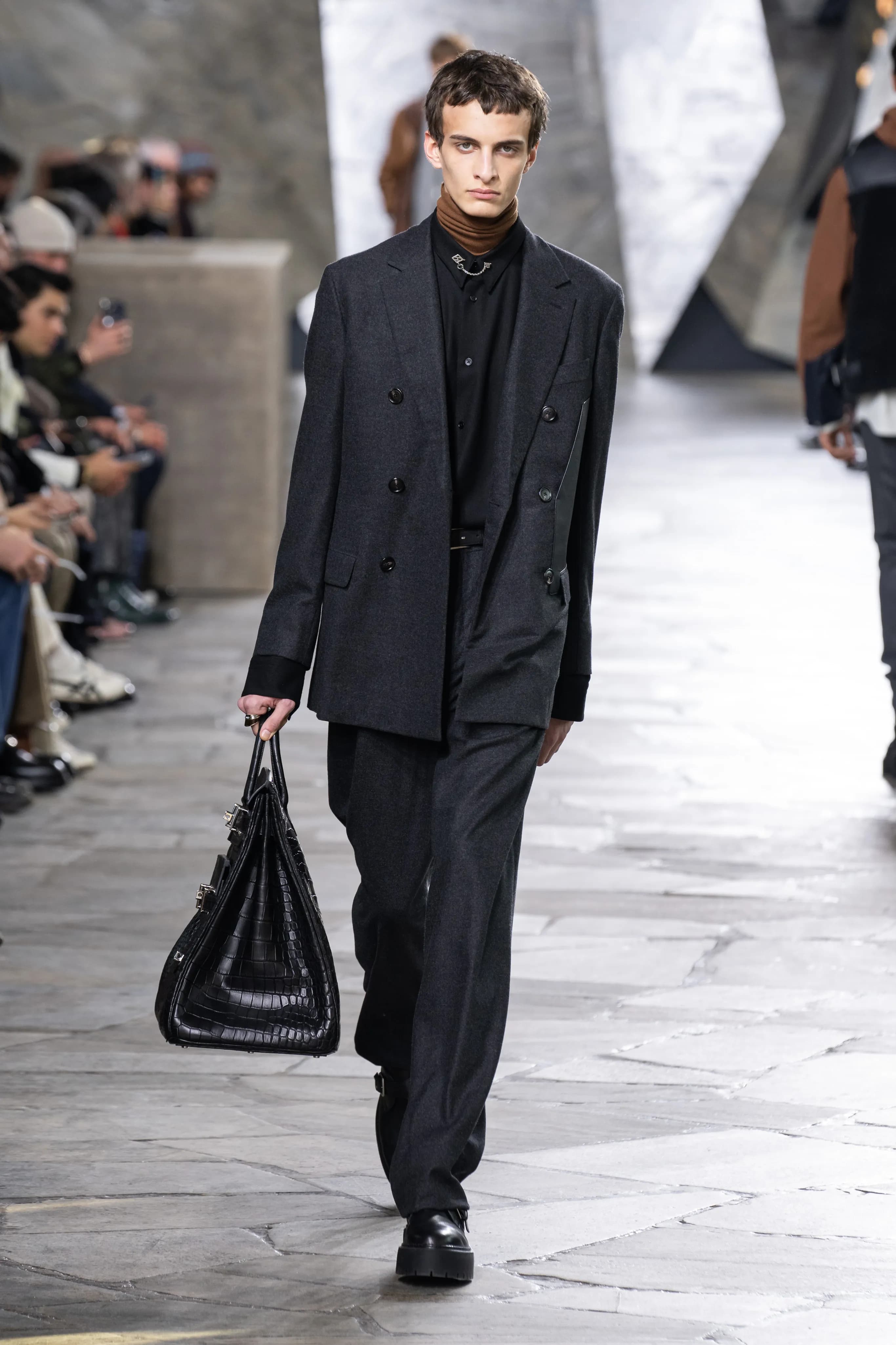 Hermès Fall 2023 Menswear runway look