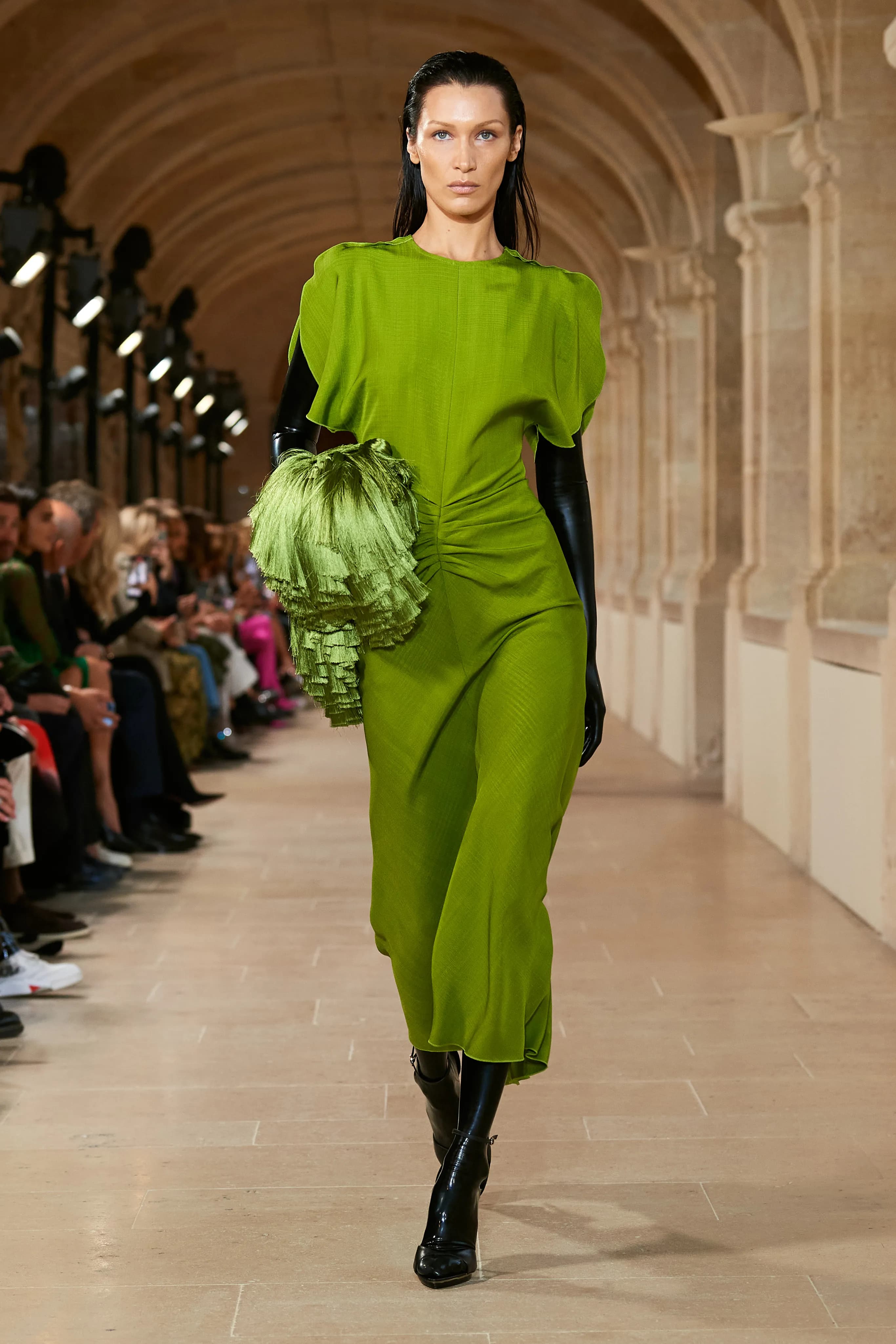 Victoria Beckham Spring 2023 Ready-to-Wear runway look