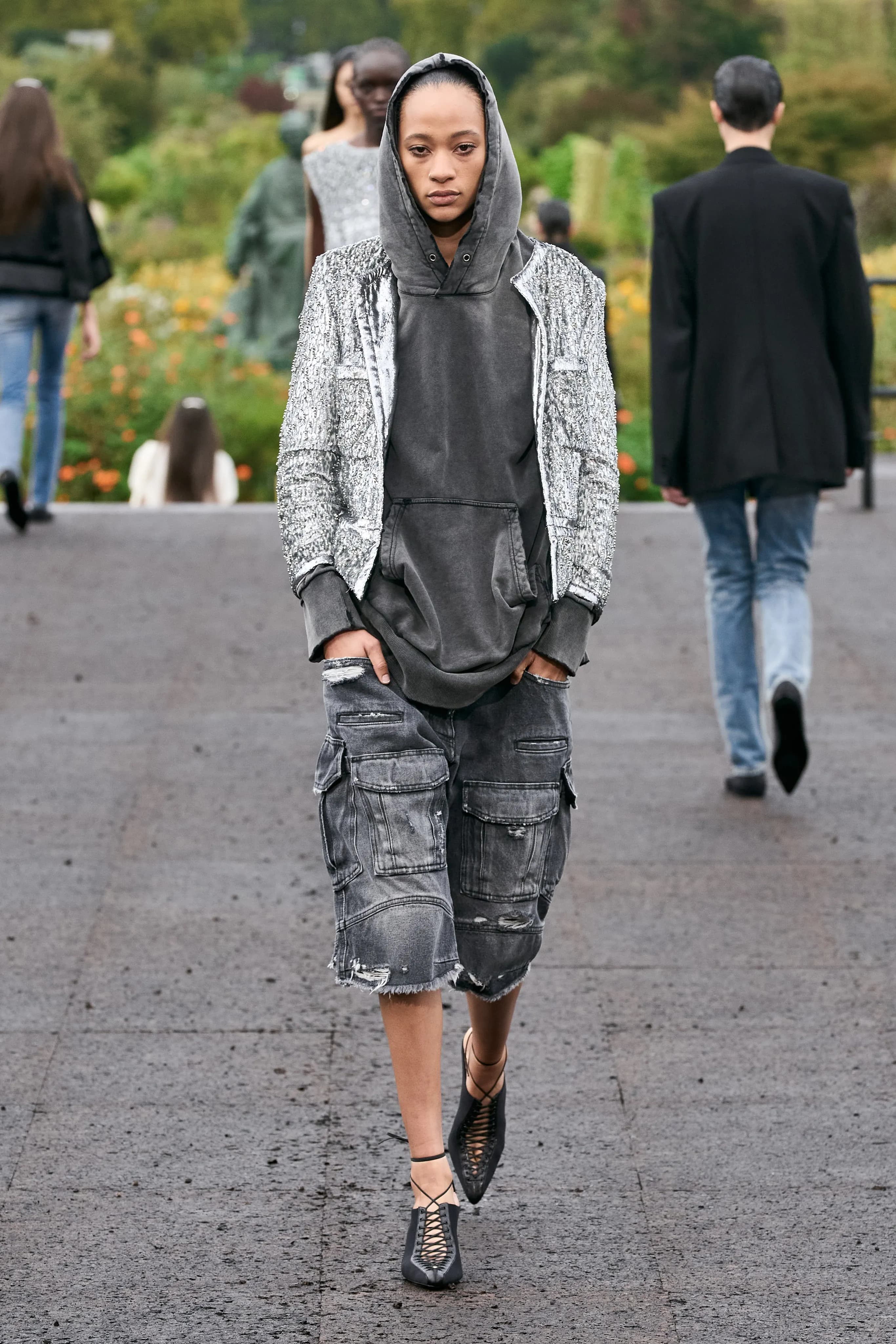 Givenchy Spring 2023 Ready-to-Wear runway look