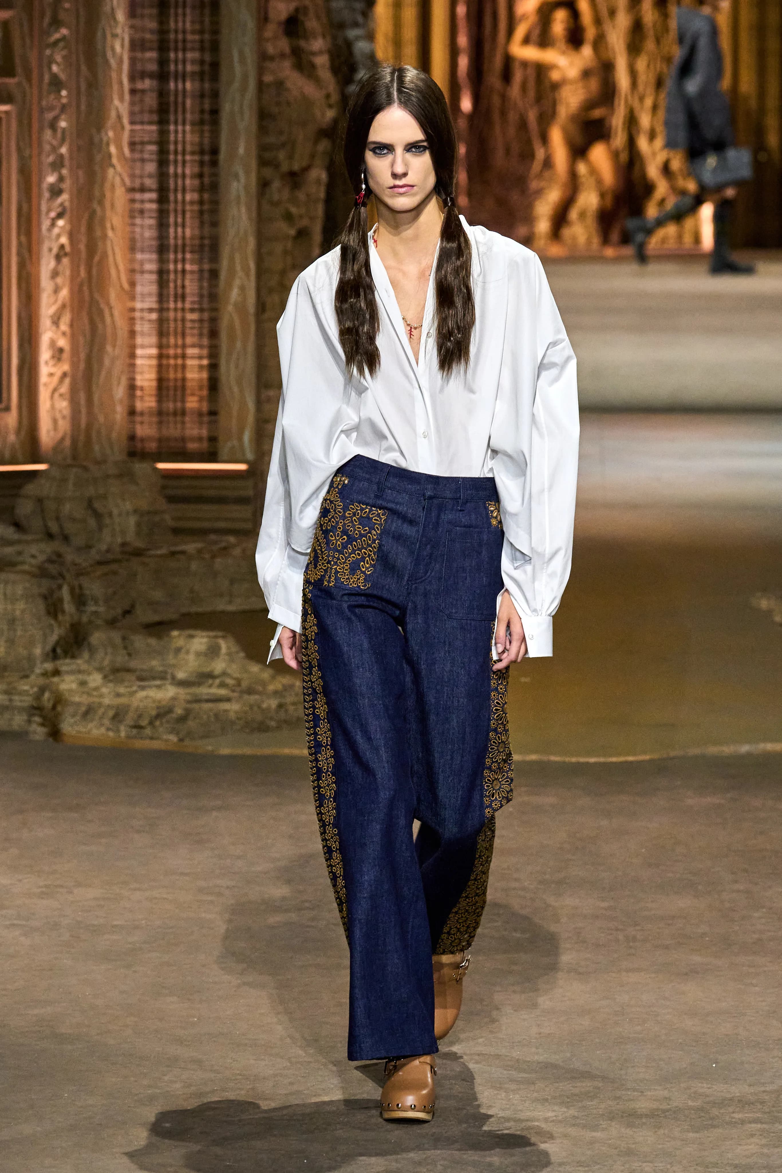 Christian Dior Spring 2023 Ready-to-Wear runway look