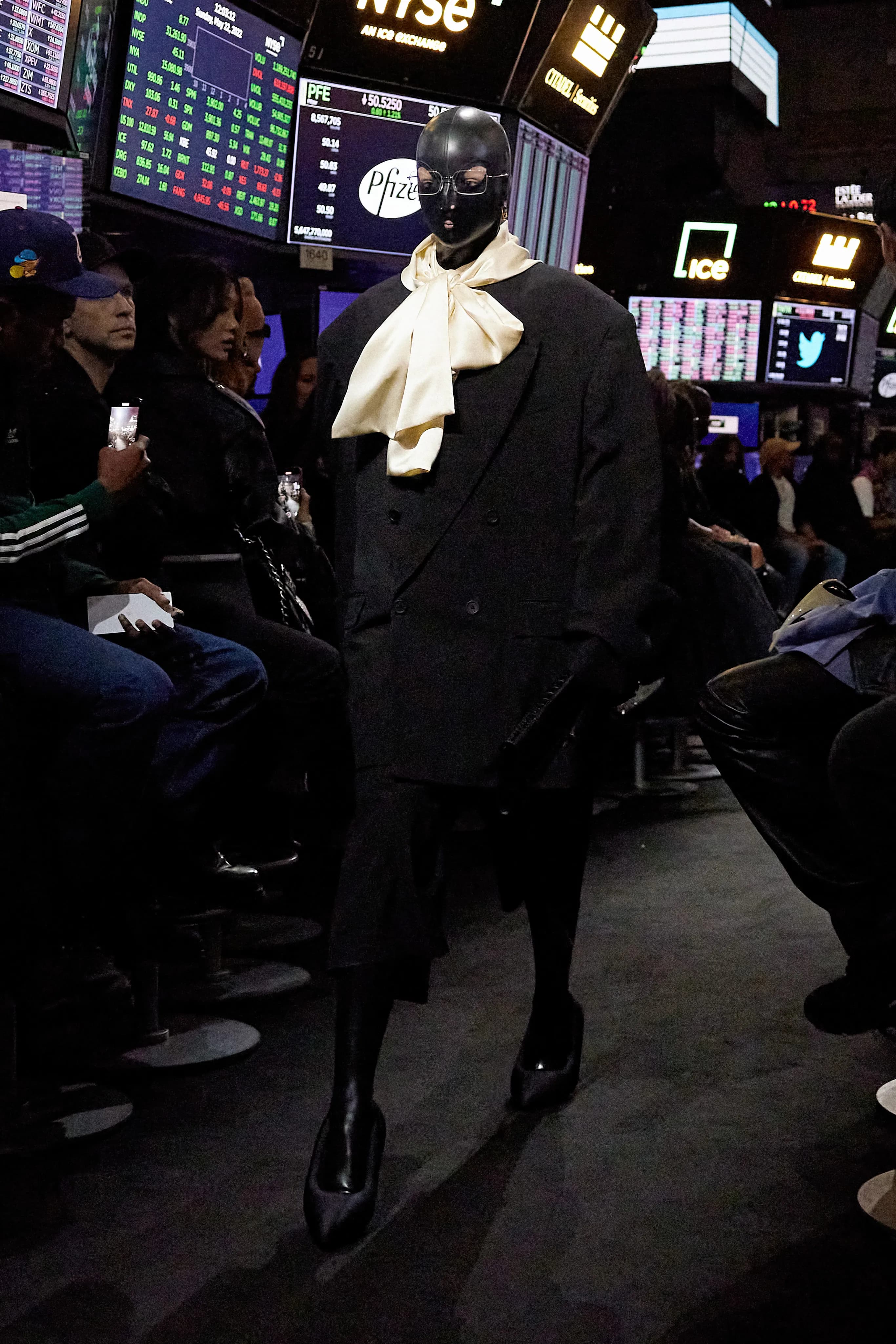 Balenciaga Resort 2023 runway look