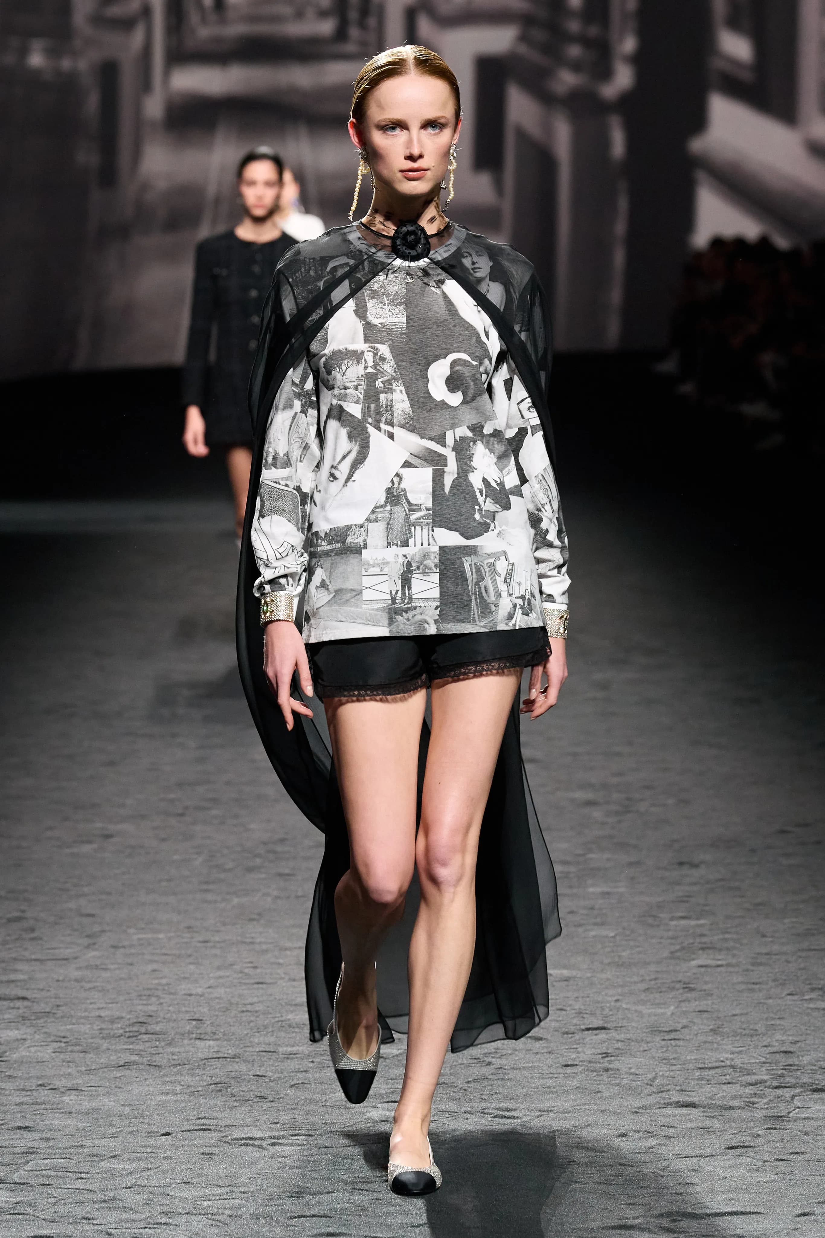 Chanel Spring 2023 Ready-to-Wear runway look