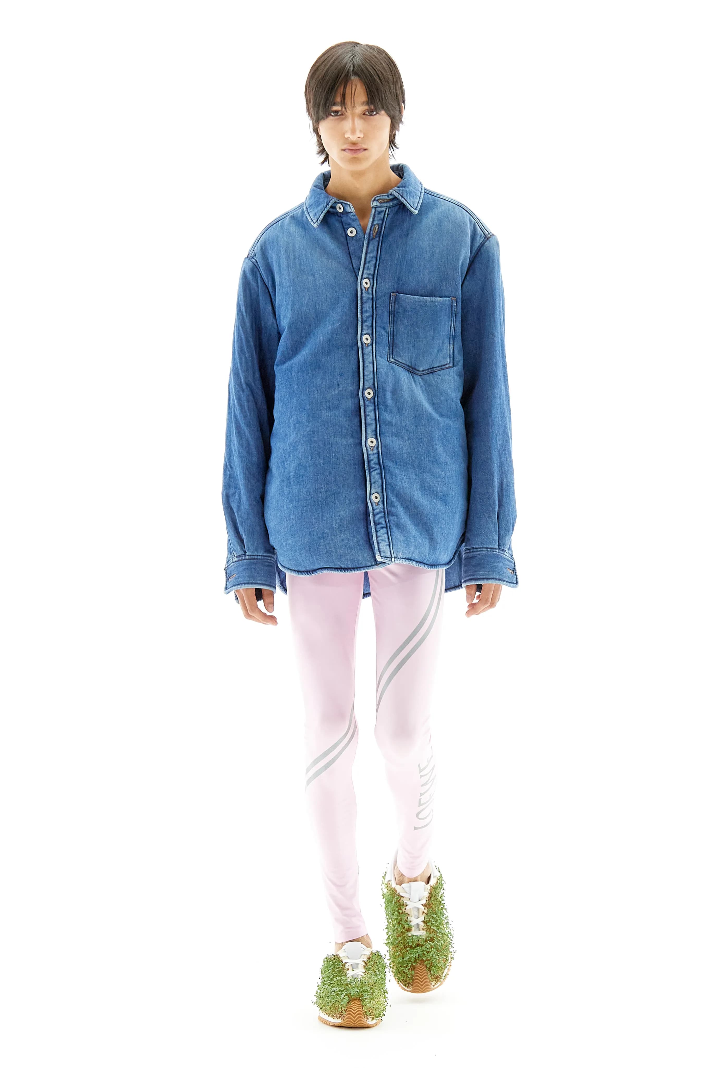 Loewe Spring 2023 Menswear runway look