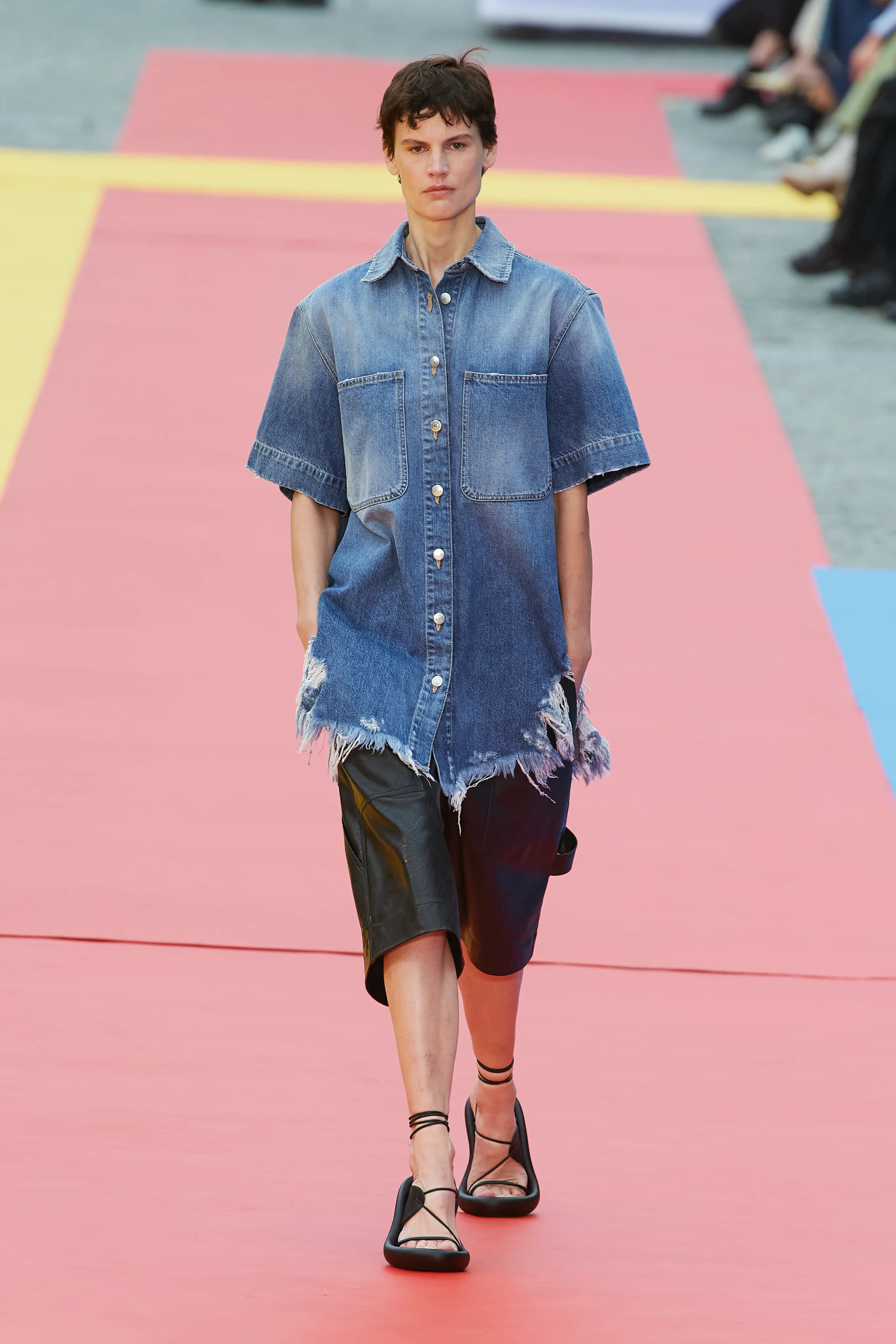 Stella McCartney Spring 2023 Ready-to-Wear runway look