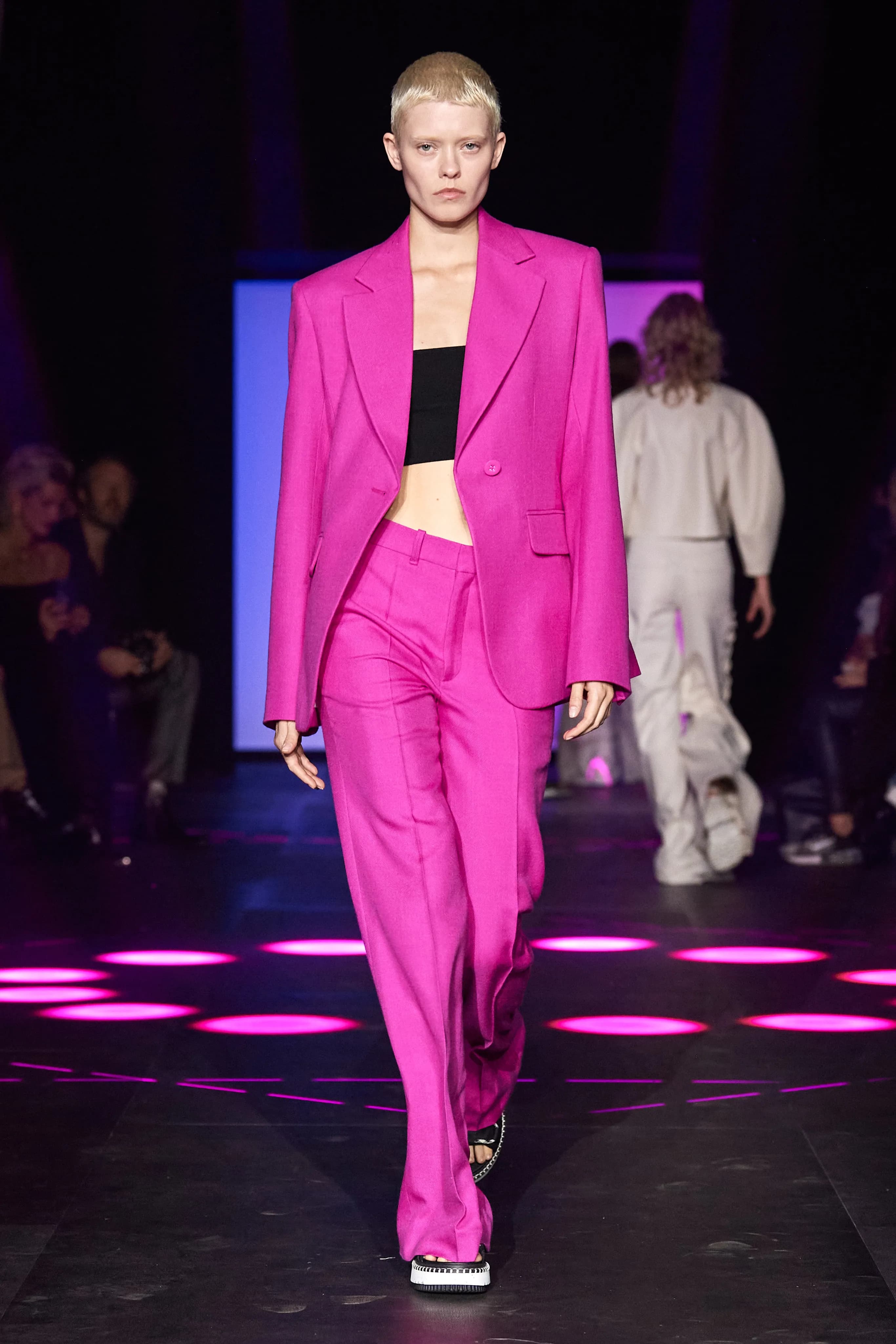 Chloé Spring 2023 Ready-to-Wear runway look