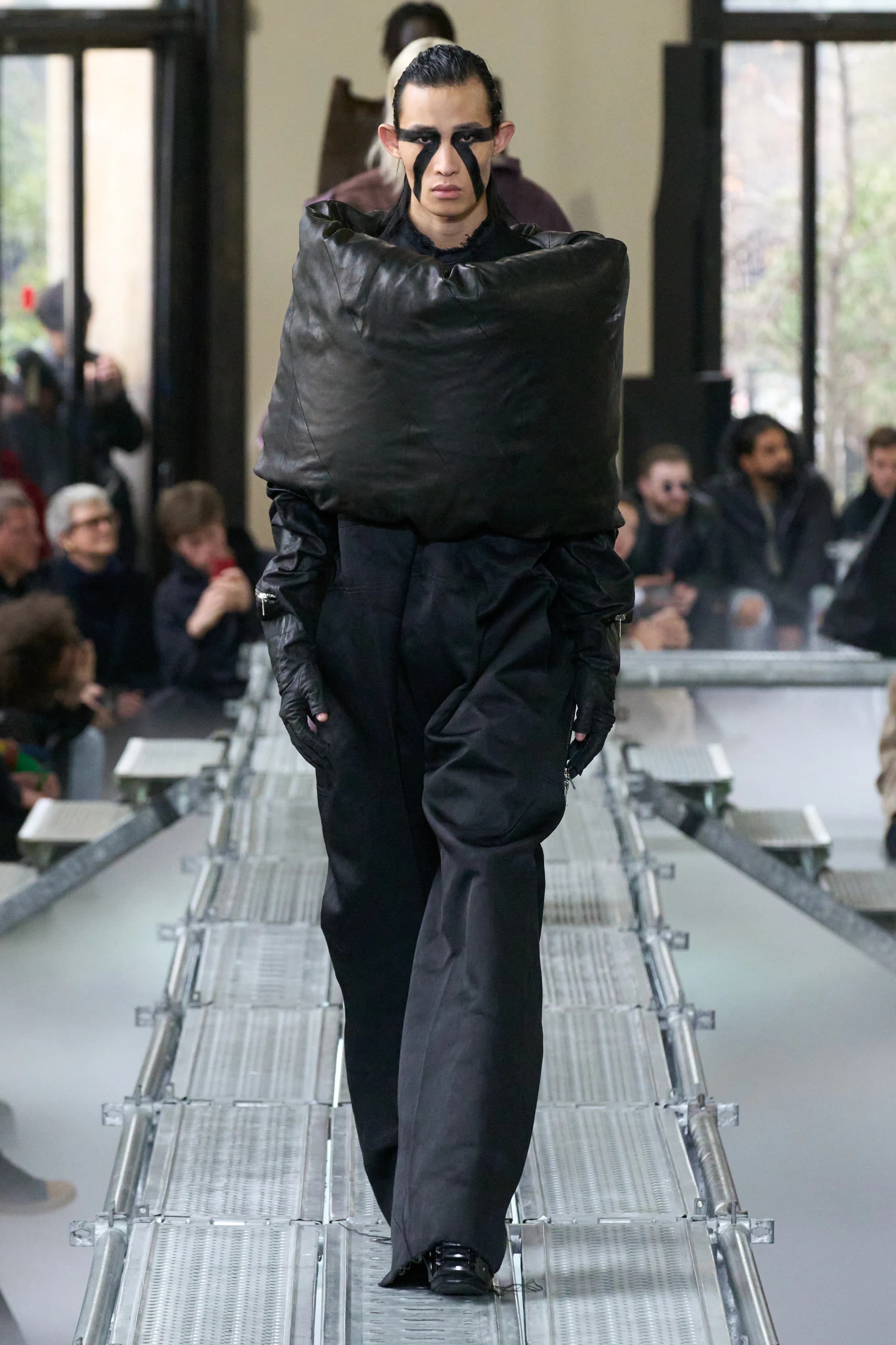 Rick Owens Fall 2023 Menswear runway look