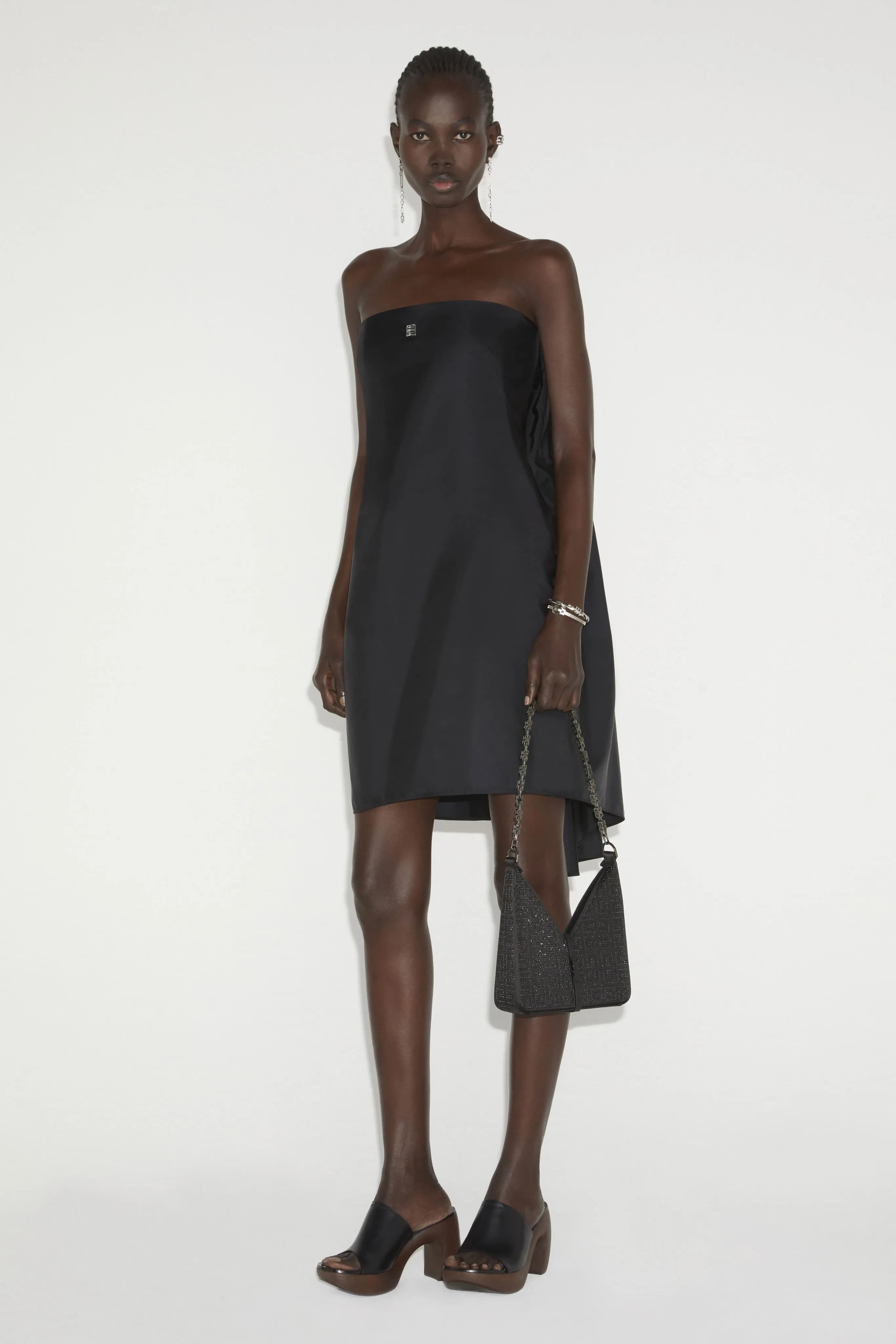 Givenchy Pre-Fall 2023 runway look