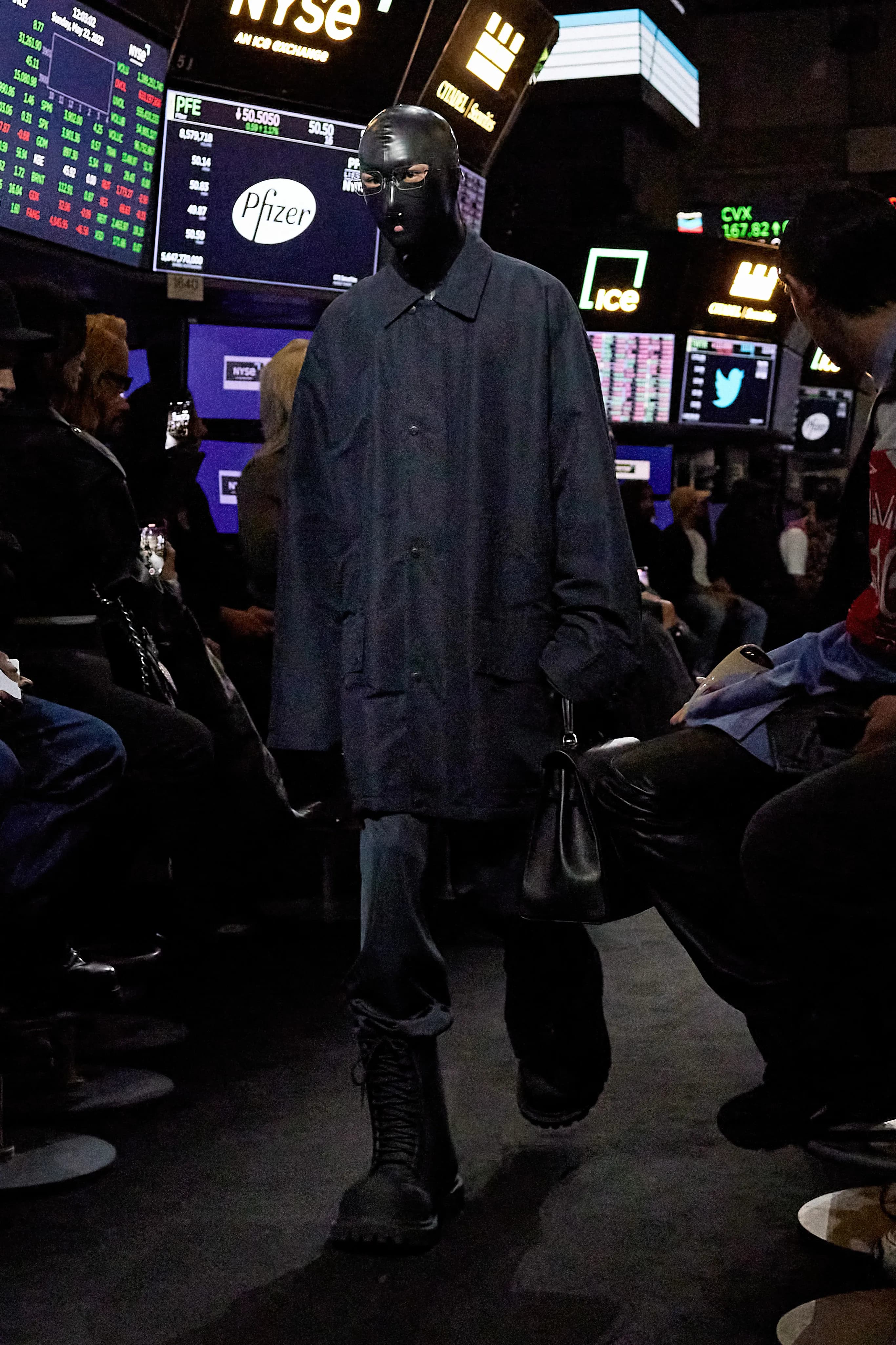 Balenciaga Resort 2023 runway look