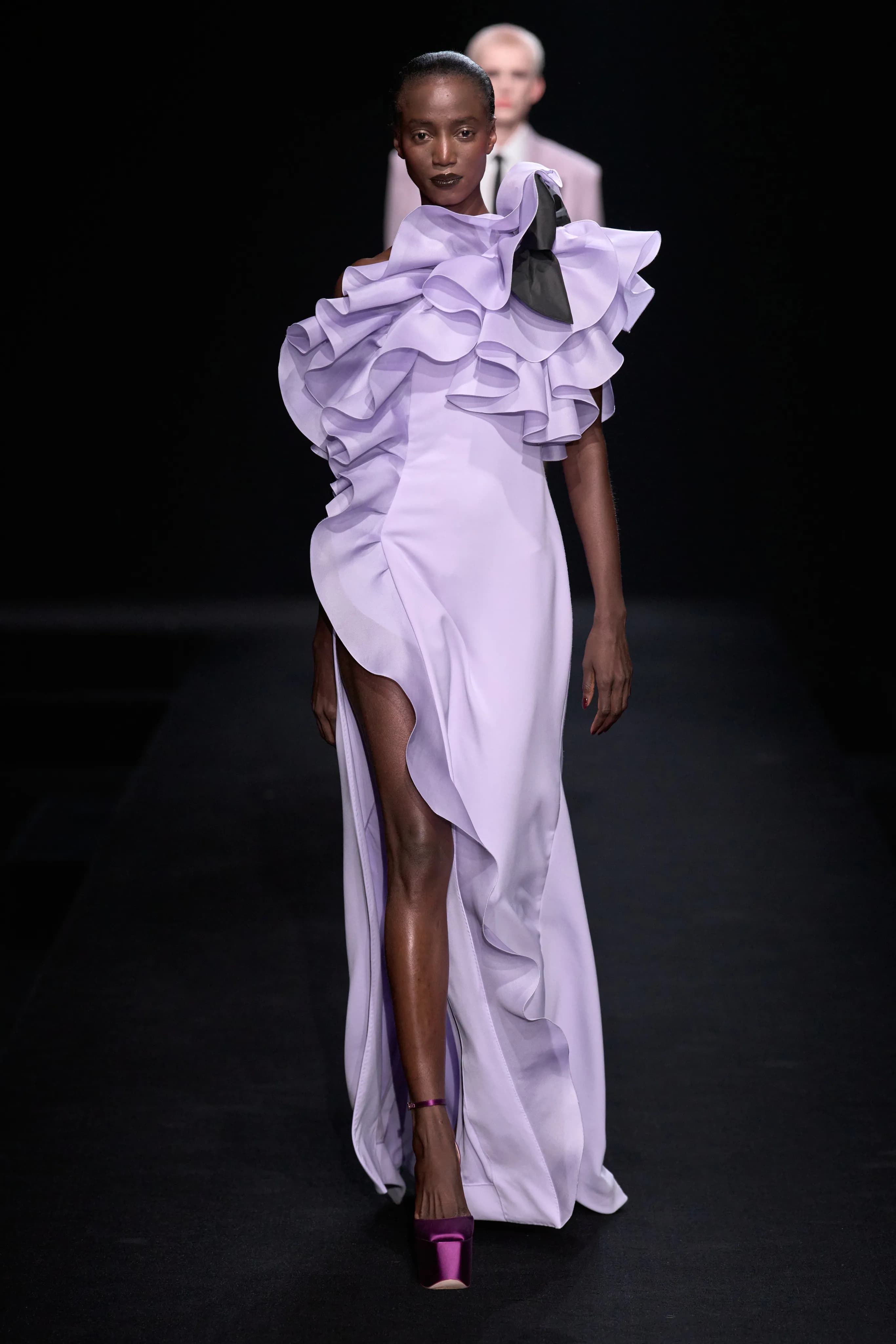 Valentino Spring 2023 Couture runway look