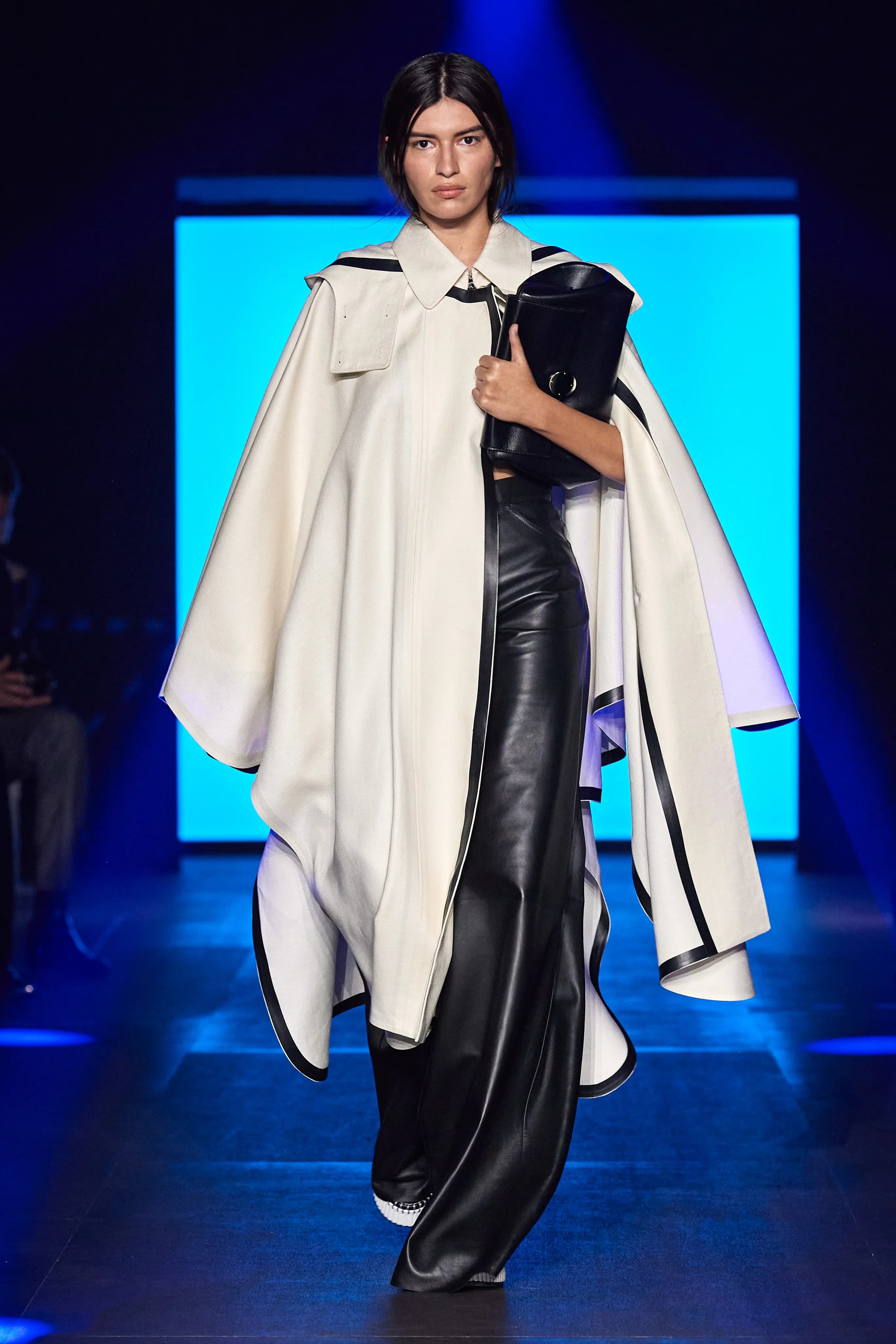 Chloé Spring 2023 Ready-to-Wear runway look