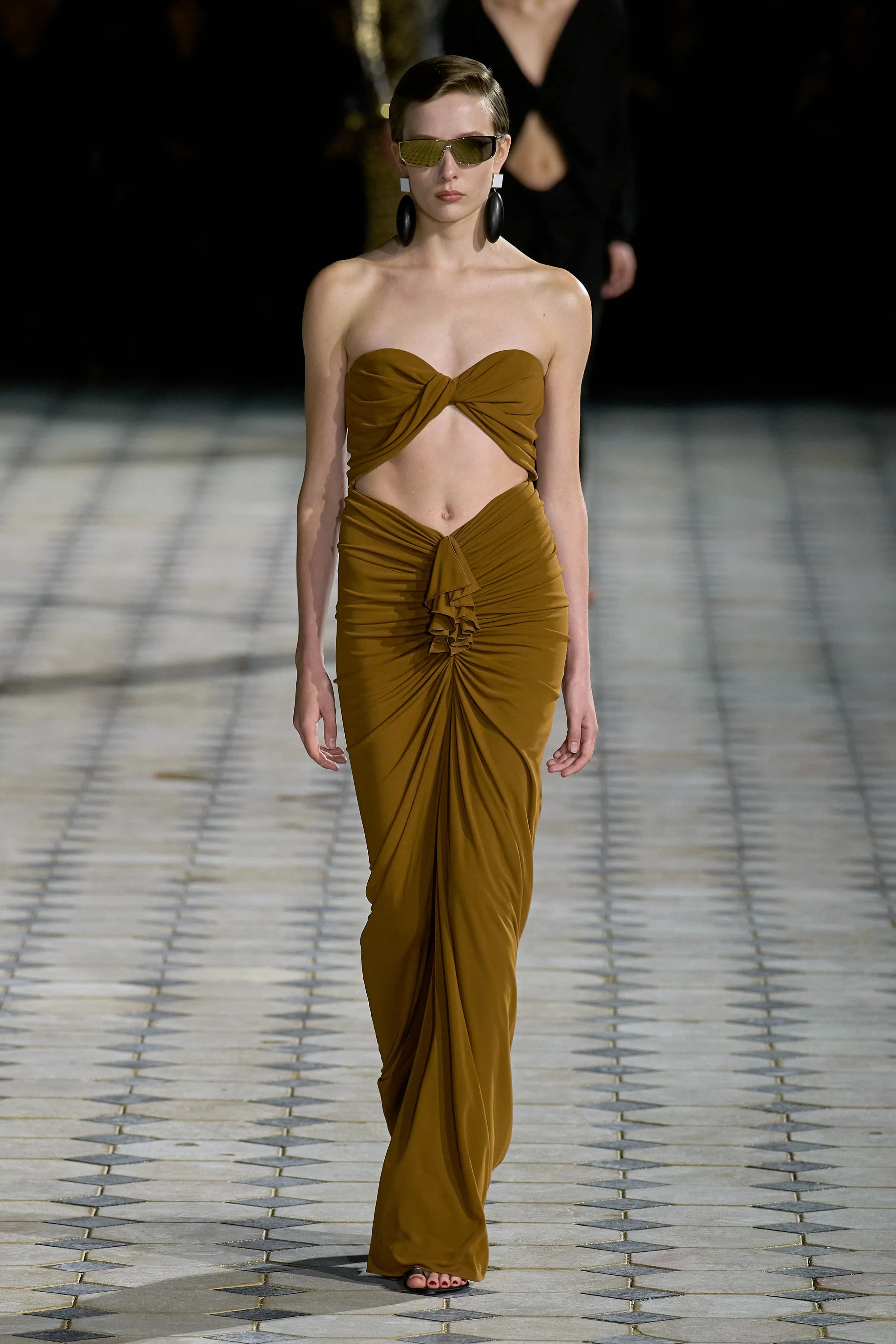 Saint Laurent Spring 2023 Ready-to-Wear runway look