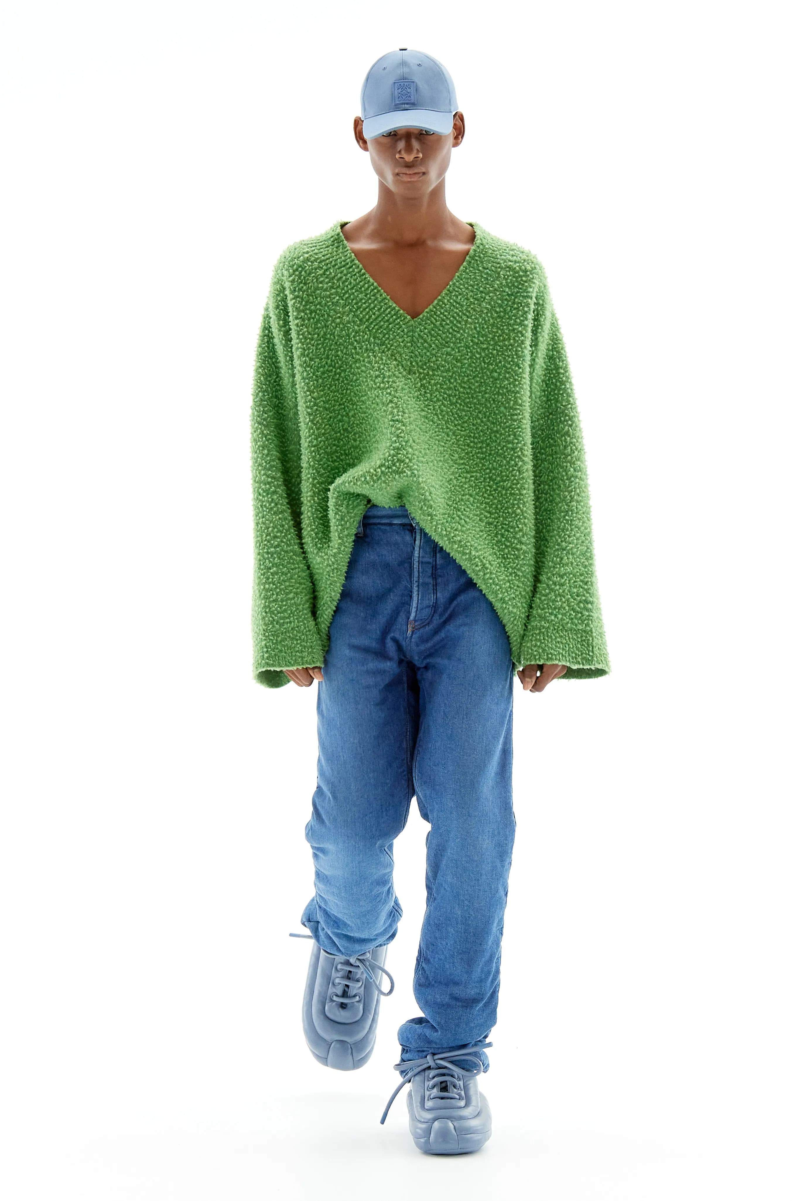 Loewe Spring 2023 Menswear runway look